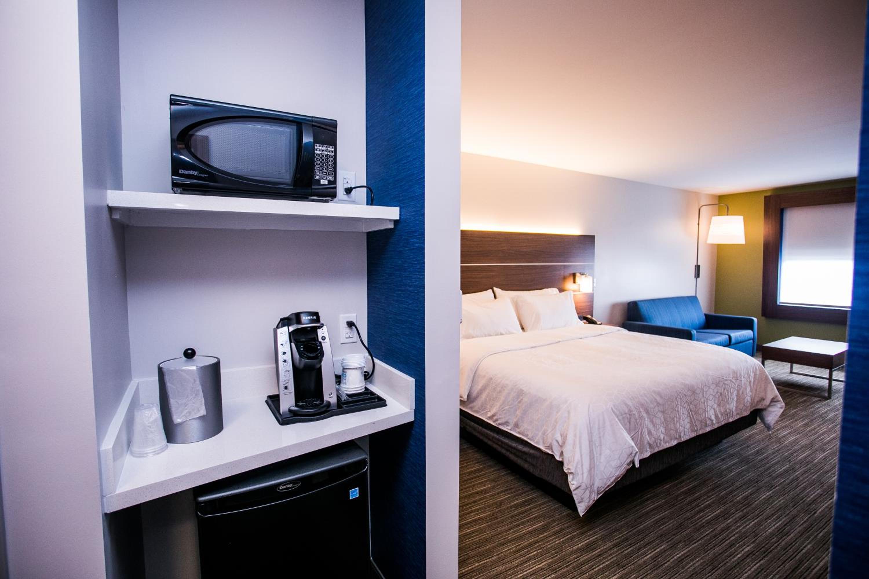 King Suite - Photo 2