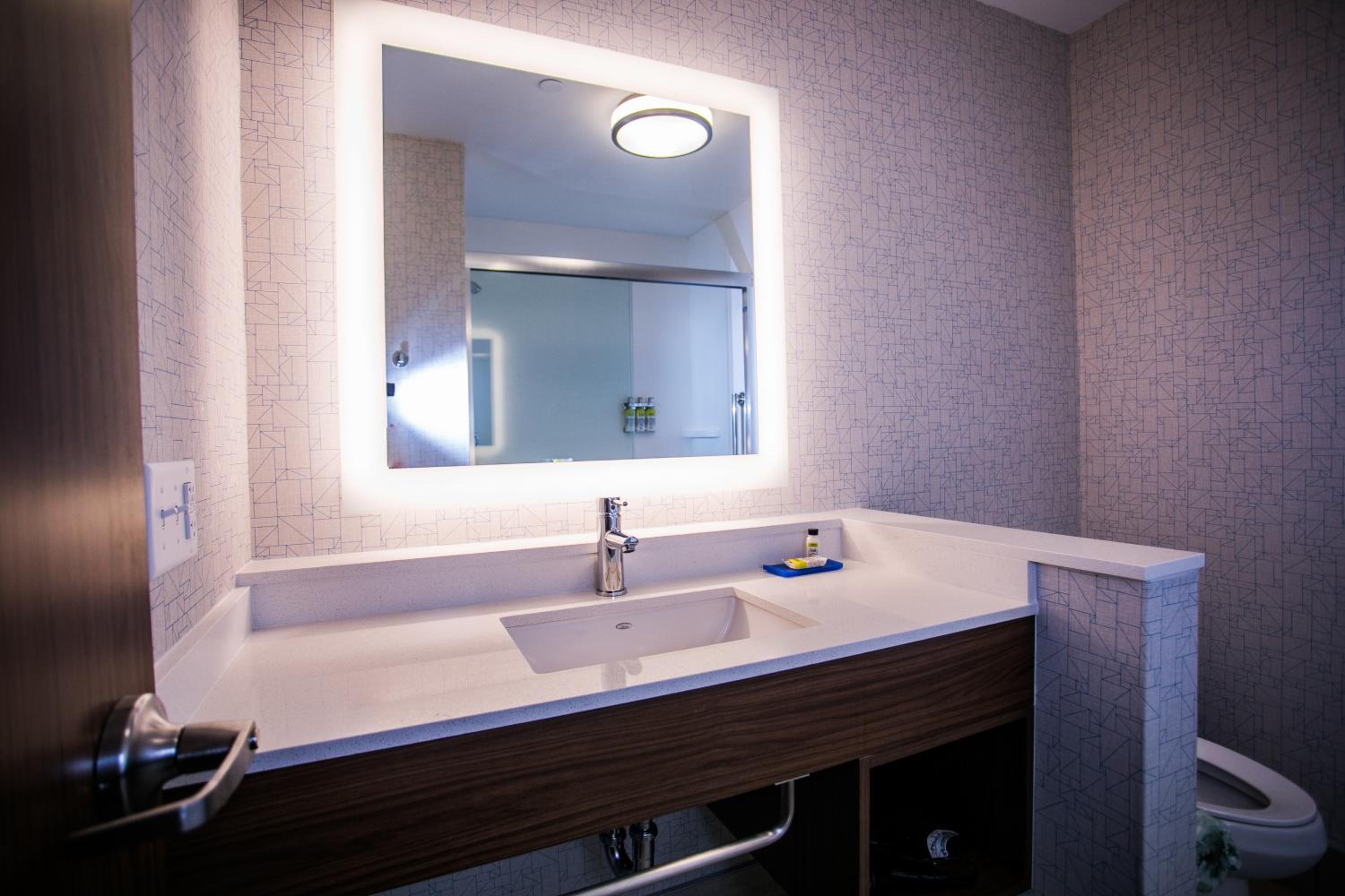 Suite with Two Queen Beds - Photo 4