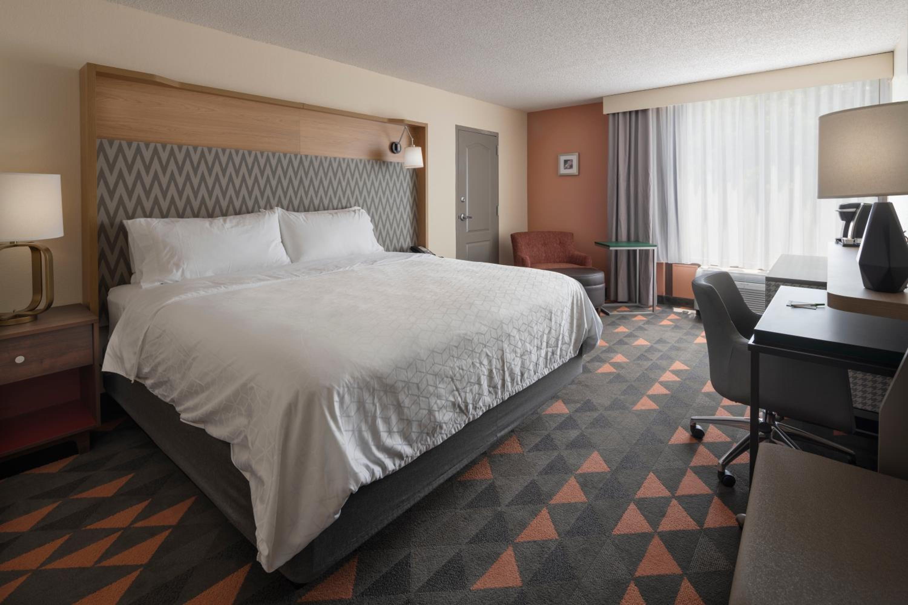 Standard King Room - Photo 3