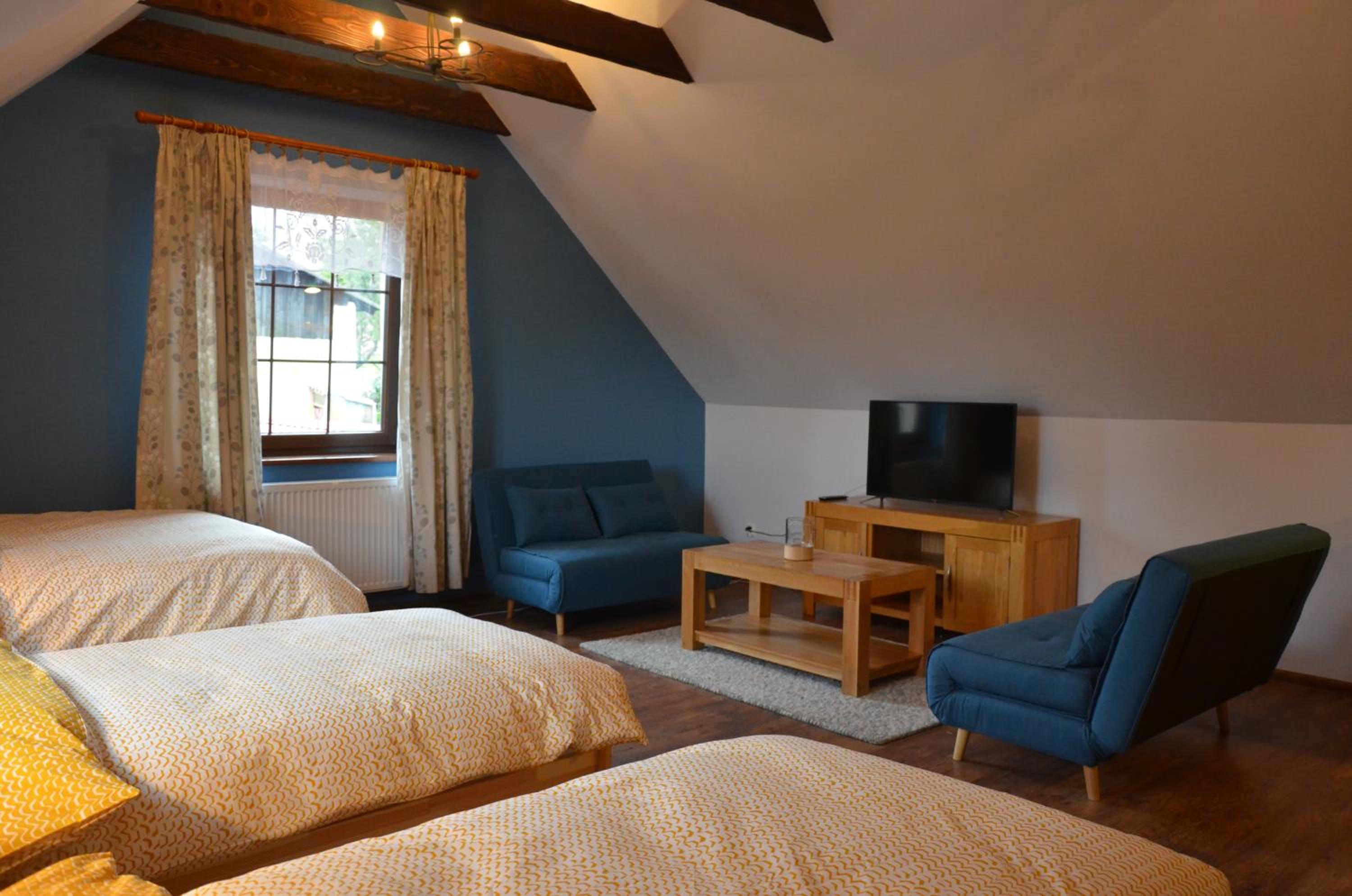 Quadruple Room with Private Bathroom photo 3
