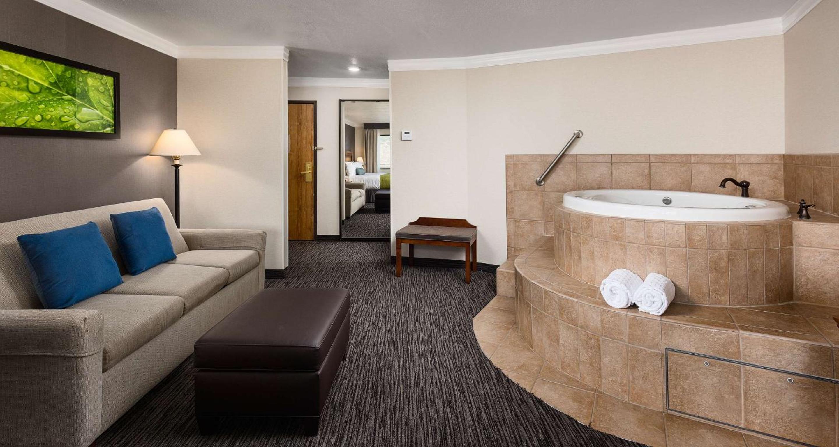 King Room with Jacuzzi - Photo 4