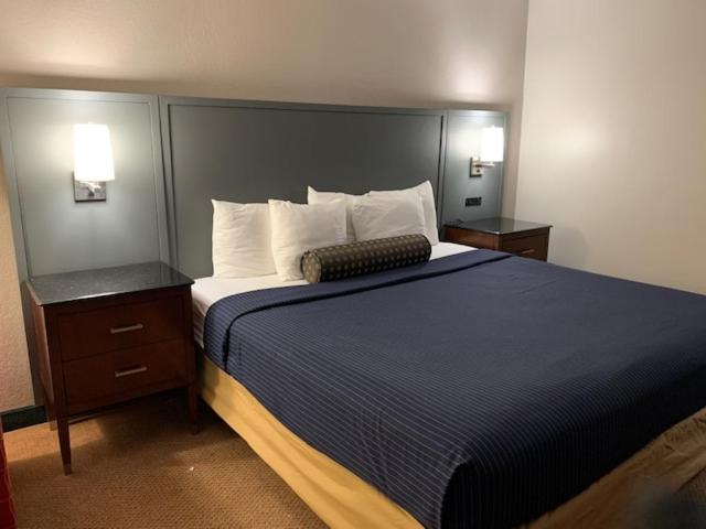 King Room - Disability Access/Non-Smoking - Photo 3
