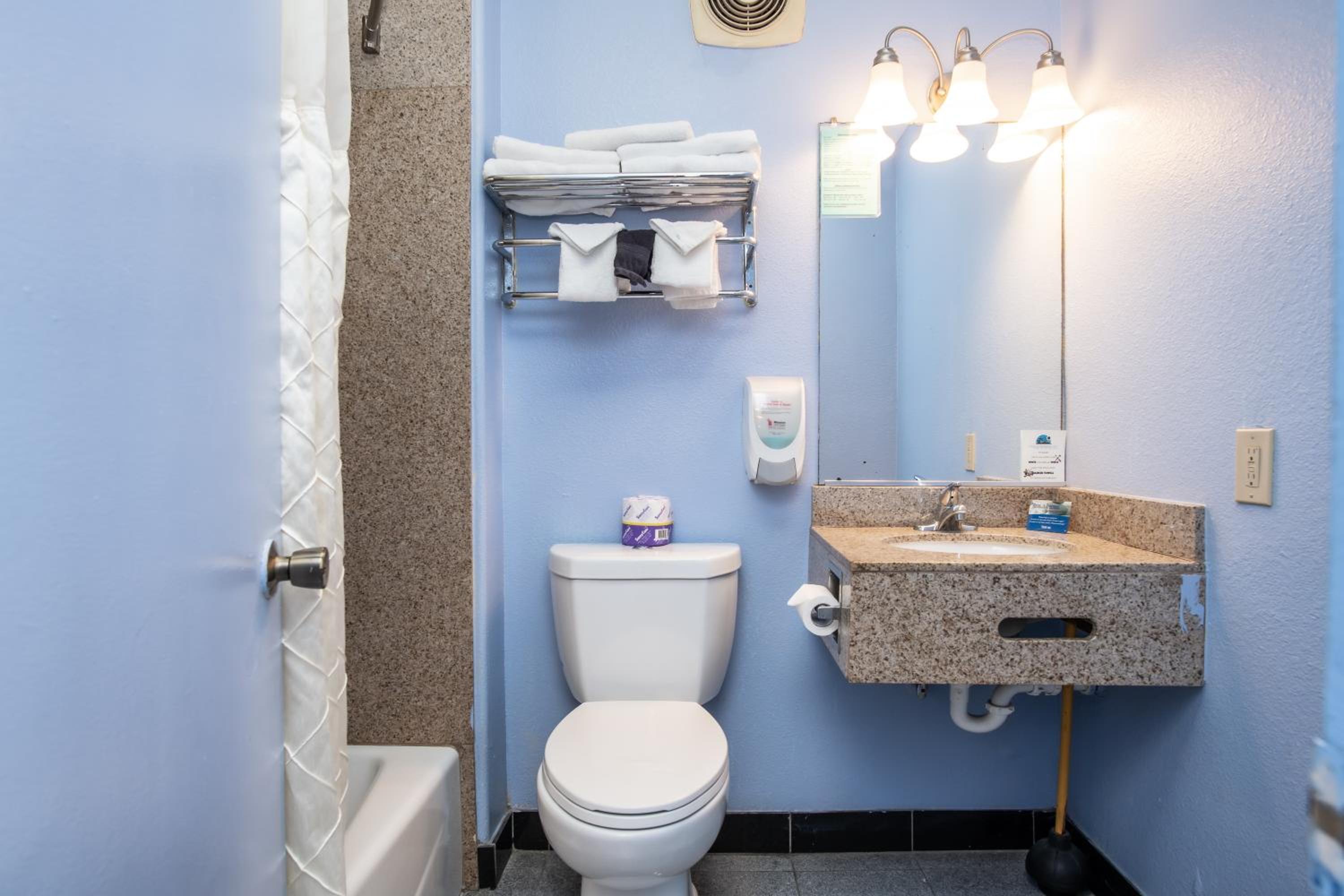 Standard Triple Room - Photo 6