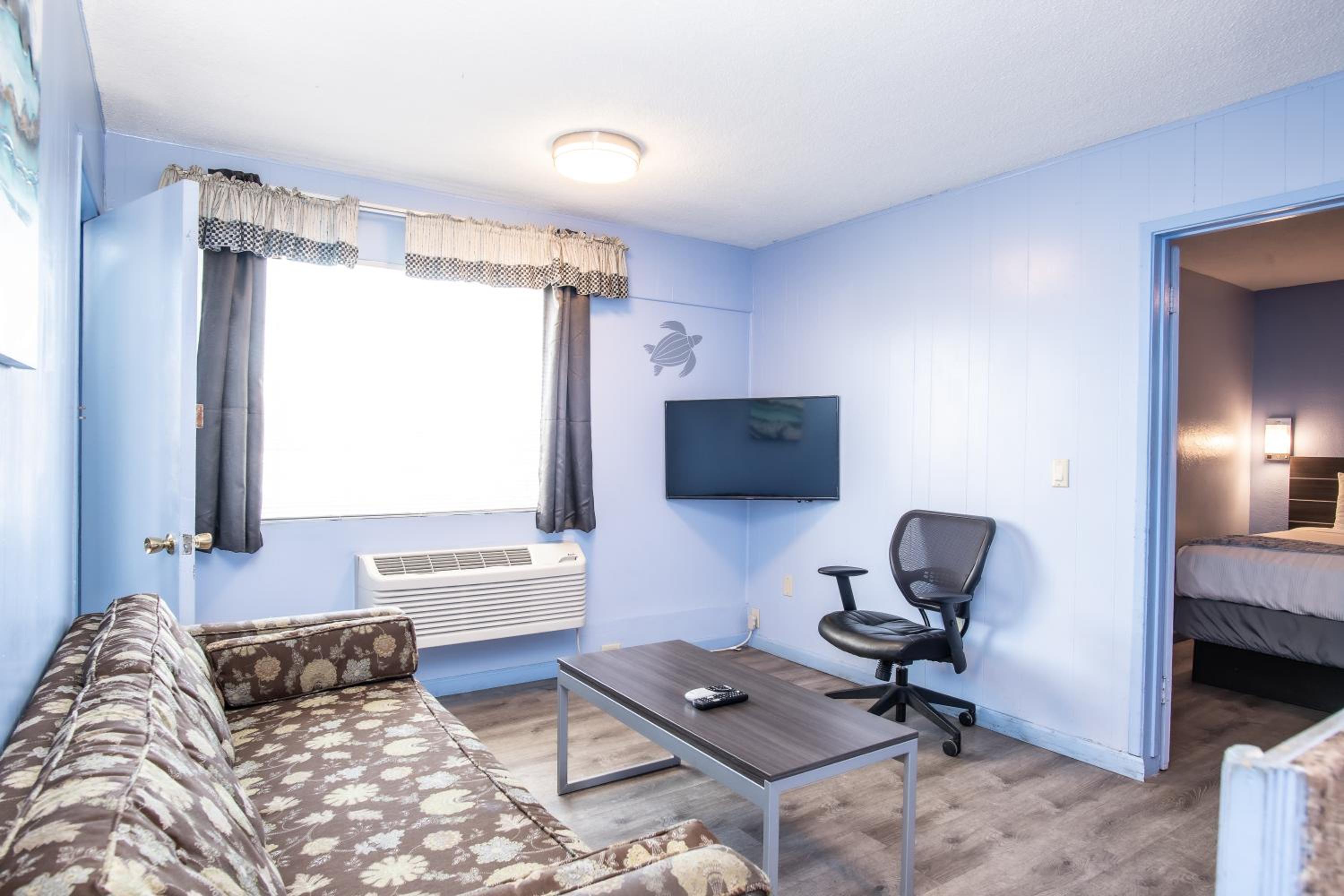 Family Room photo 1