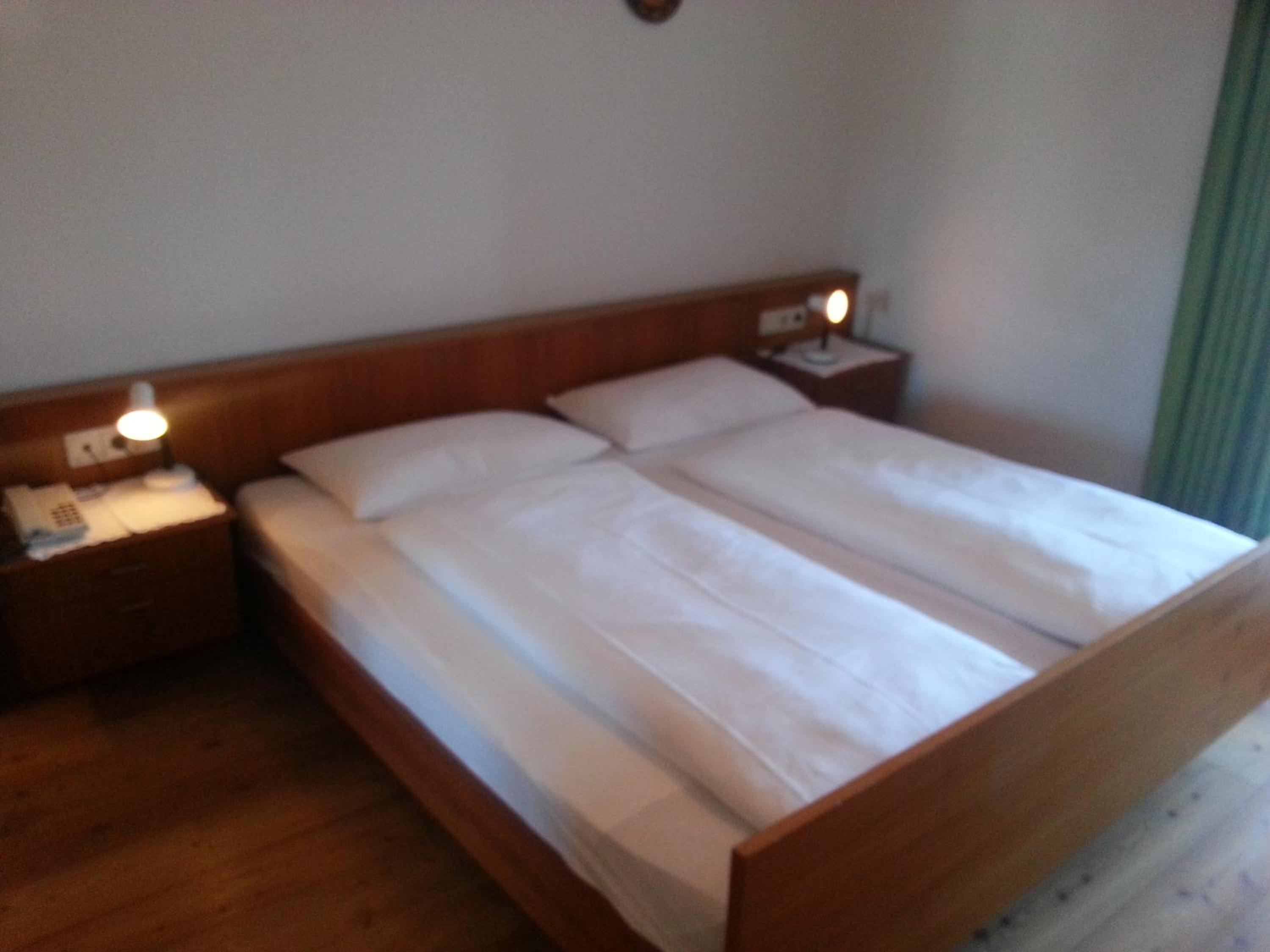 Double Room with Balcony - Photo 8