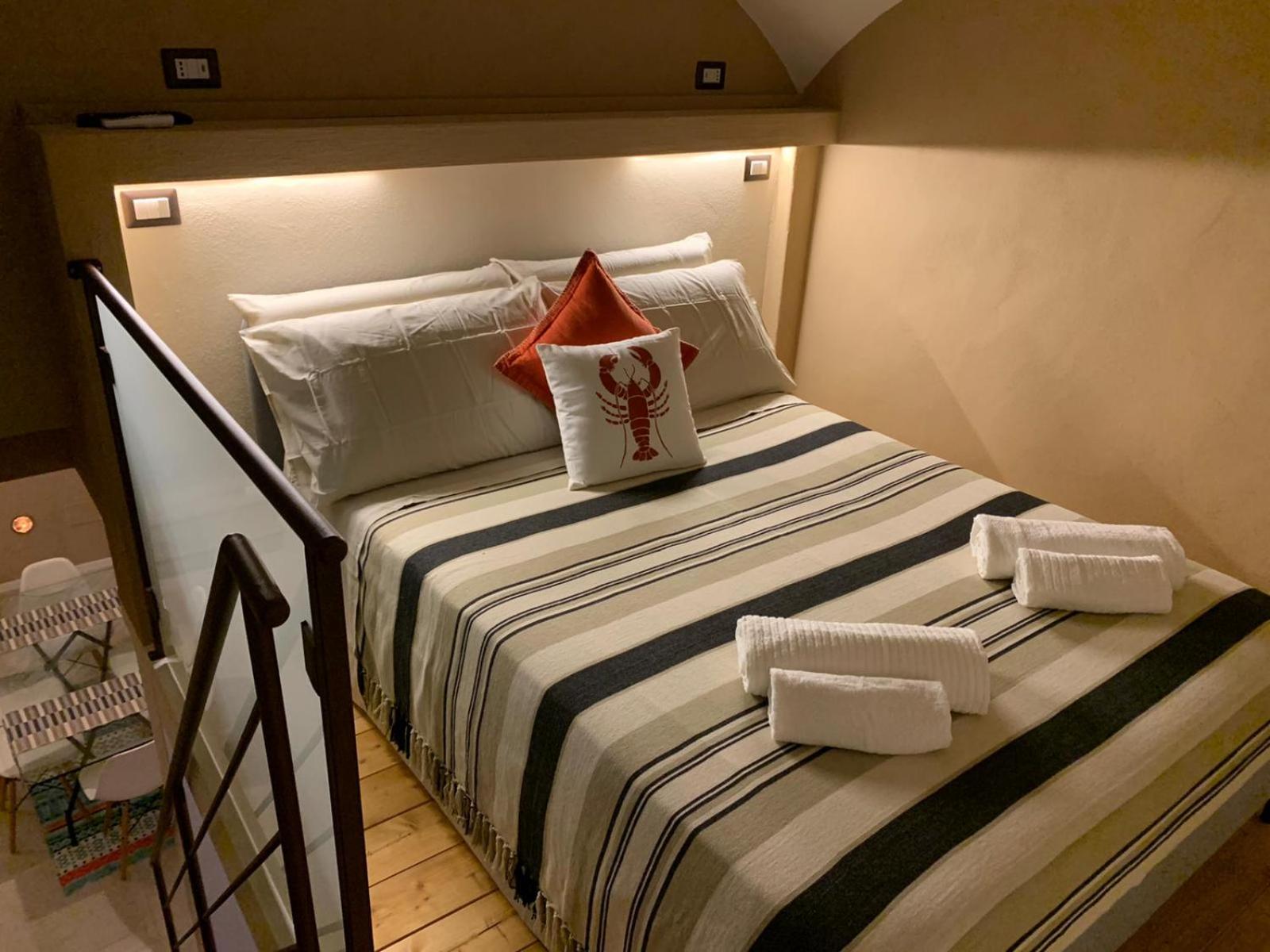 Two-Bedroom House - Photo 9