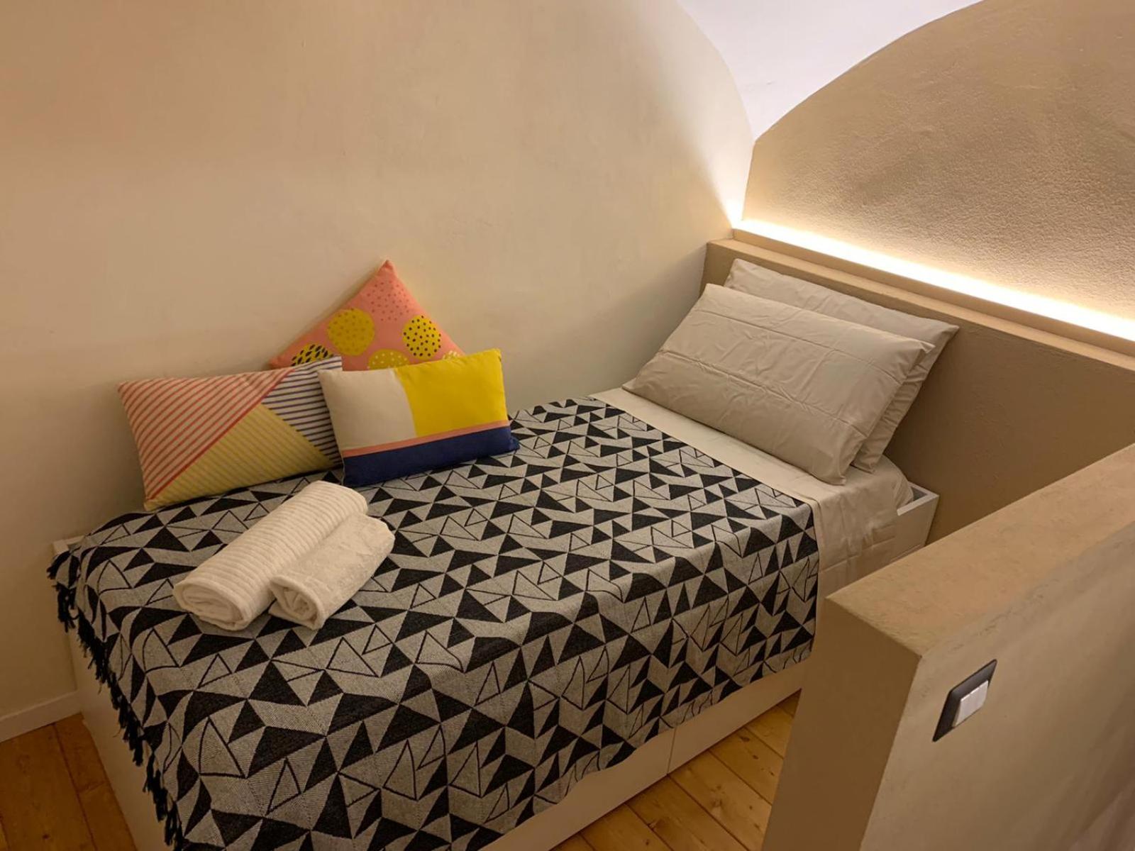 Two-Bedroom House - Photo 8