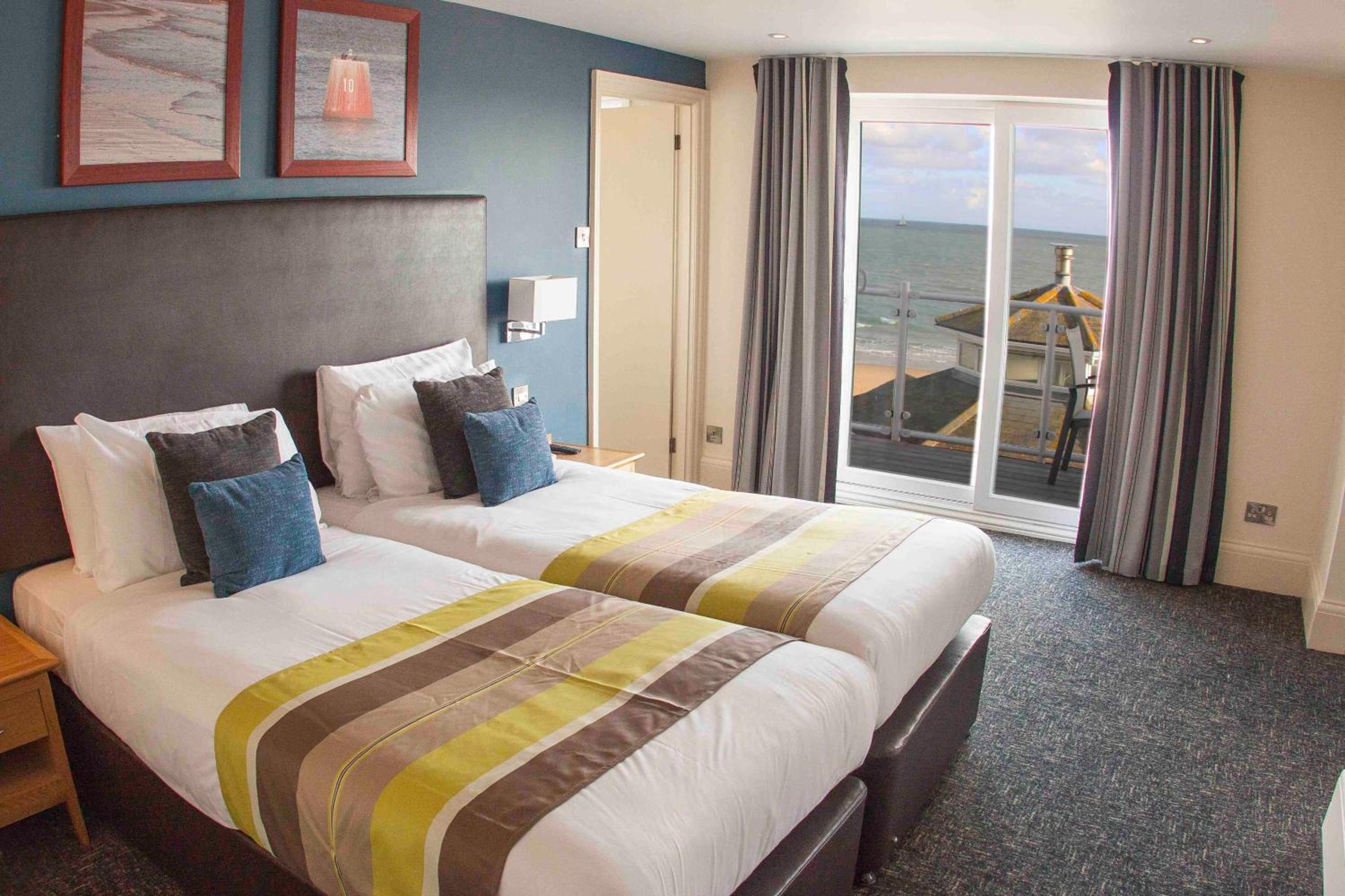 Double Room with Balcony and Sea View