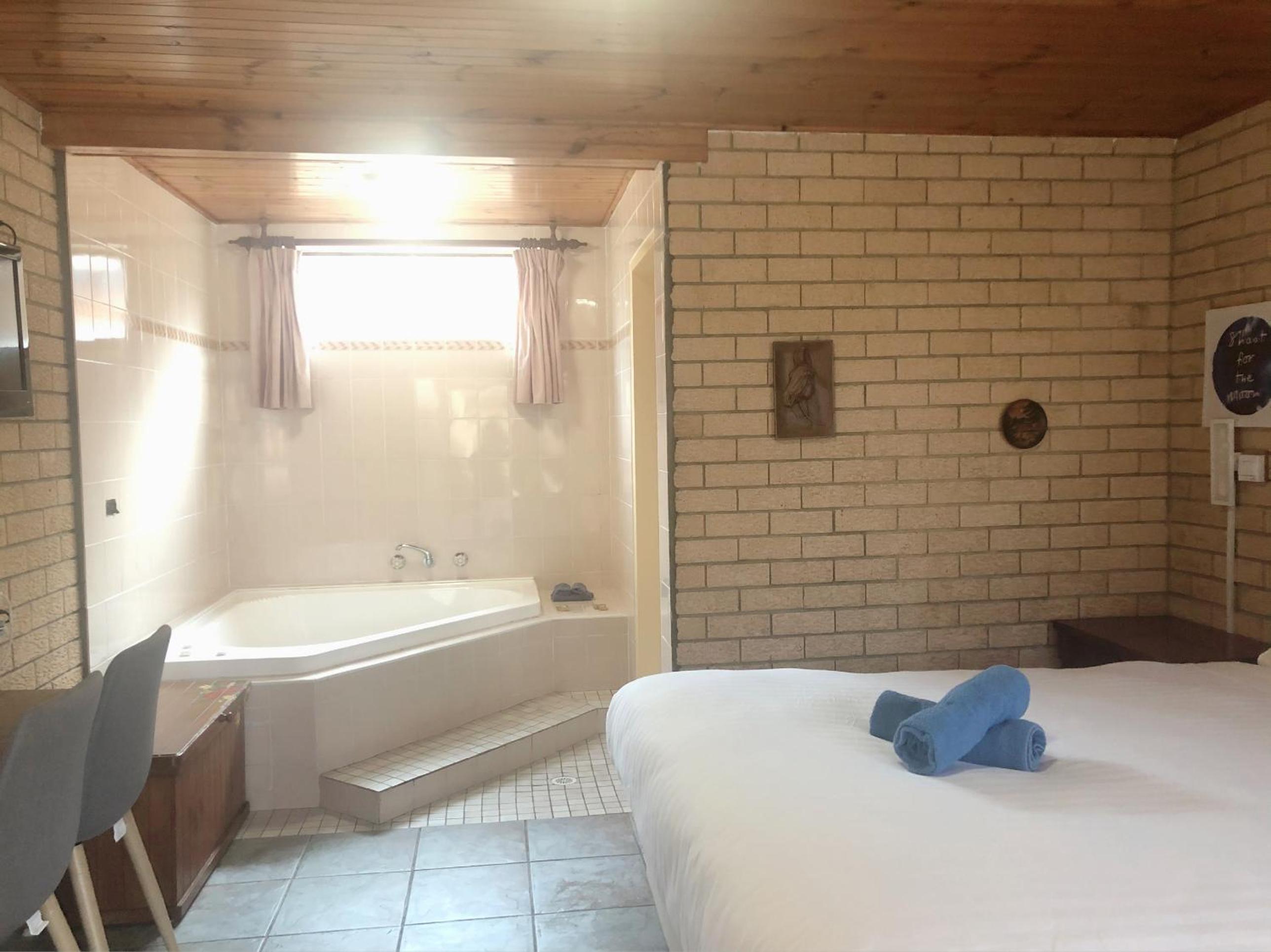 Deluxe Double Room with Spa Bath  photo 3