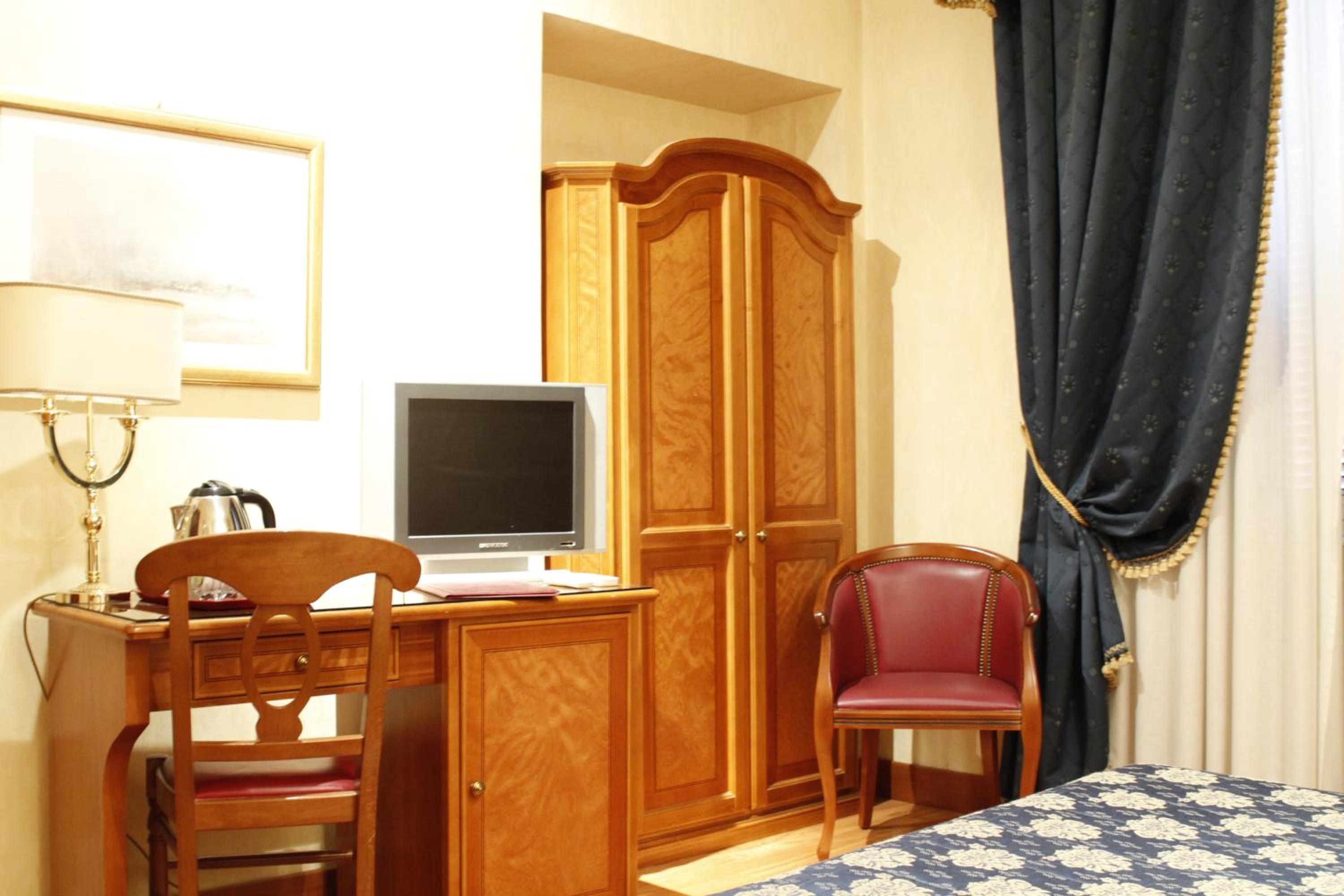 Single Room photo 2