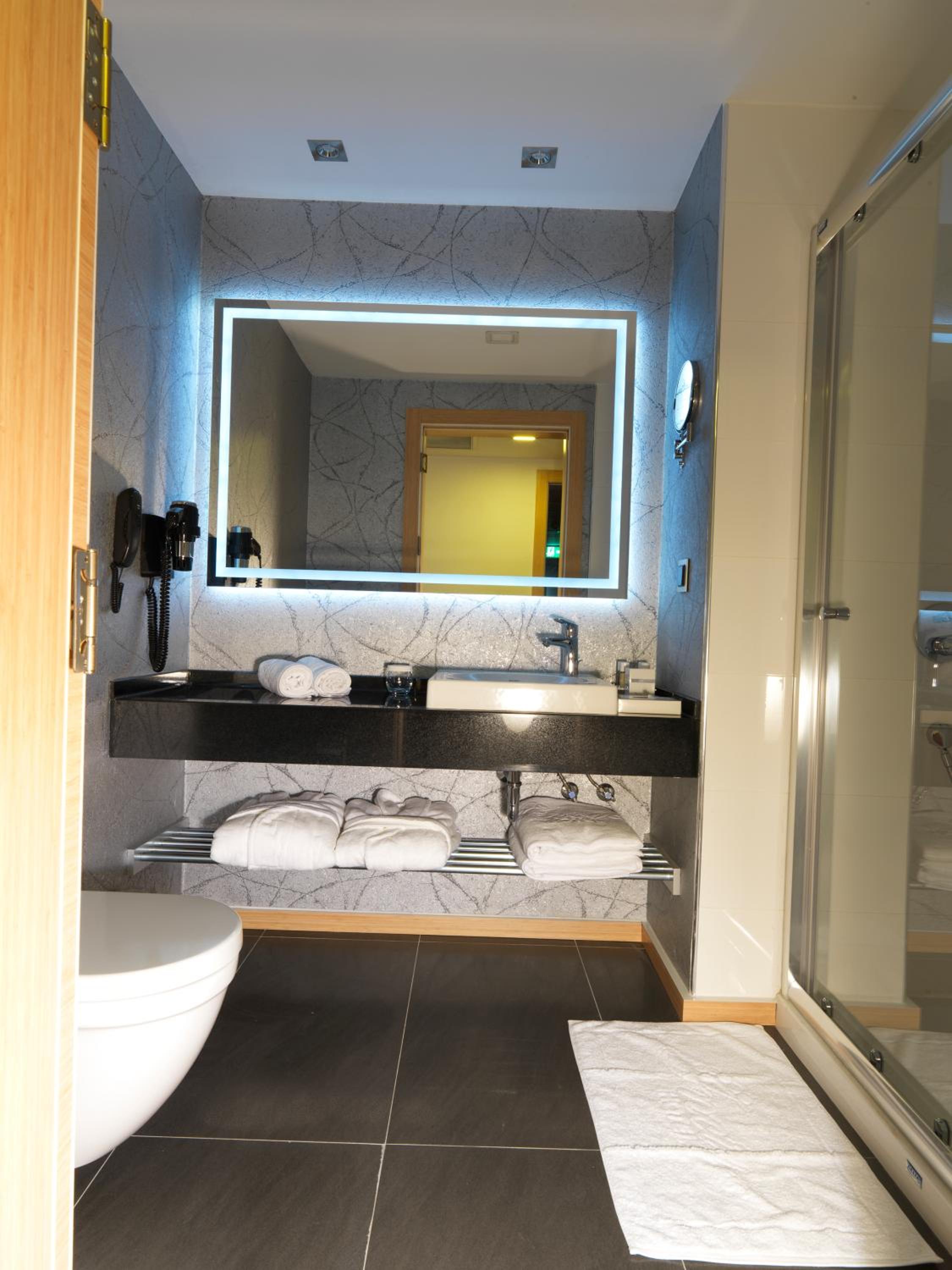 Standard Double or Twin Room - Photo 4