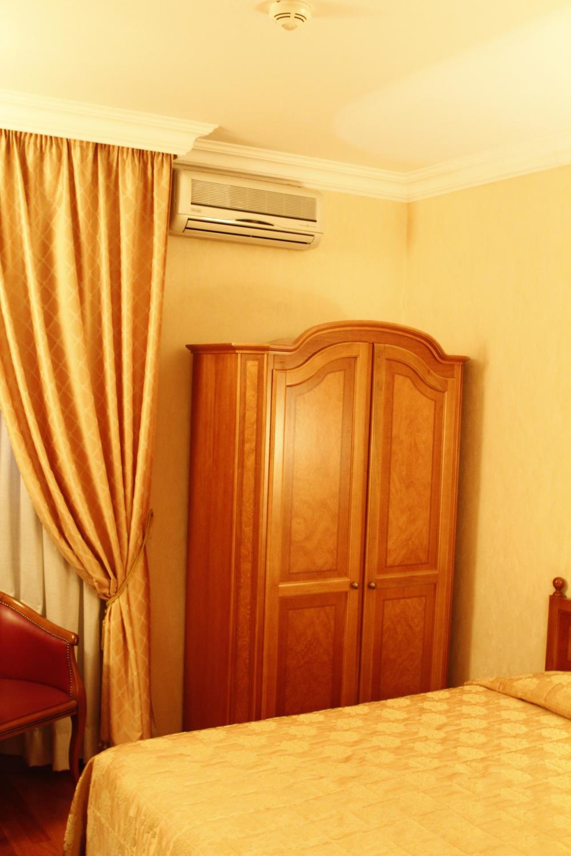 Single Room photo 3