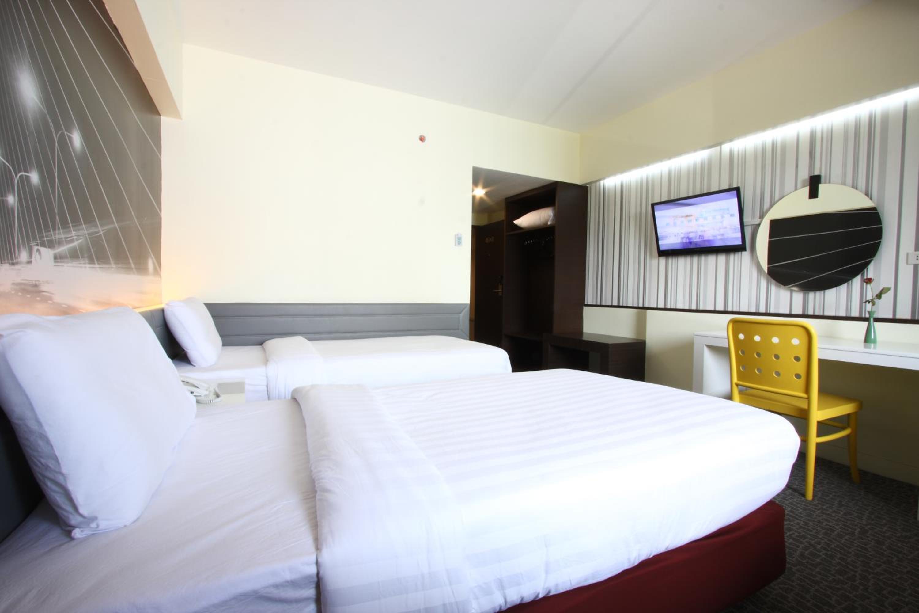 Standard Twin Room photo 2