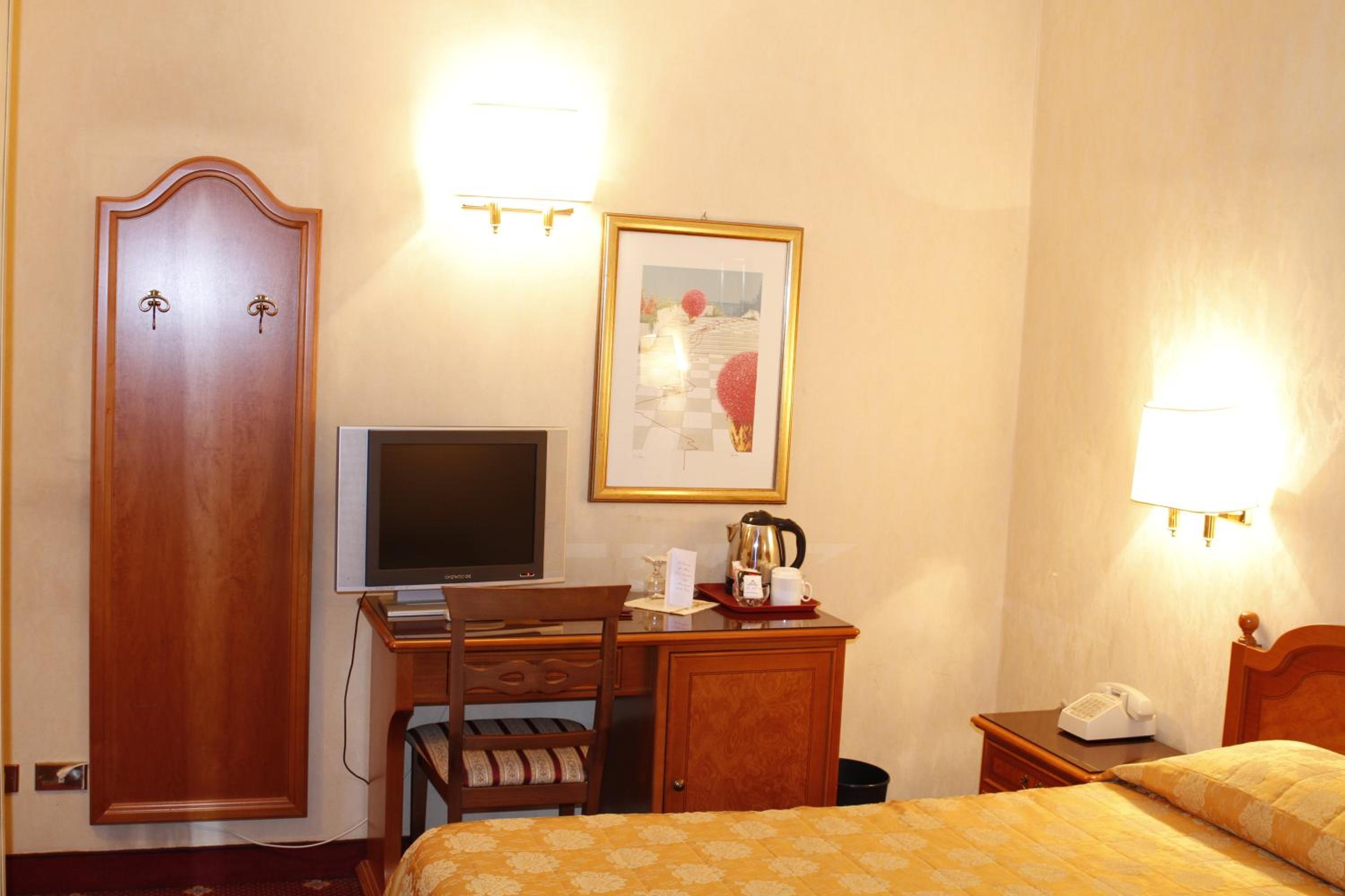 Single Room photo 2