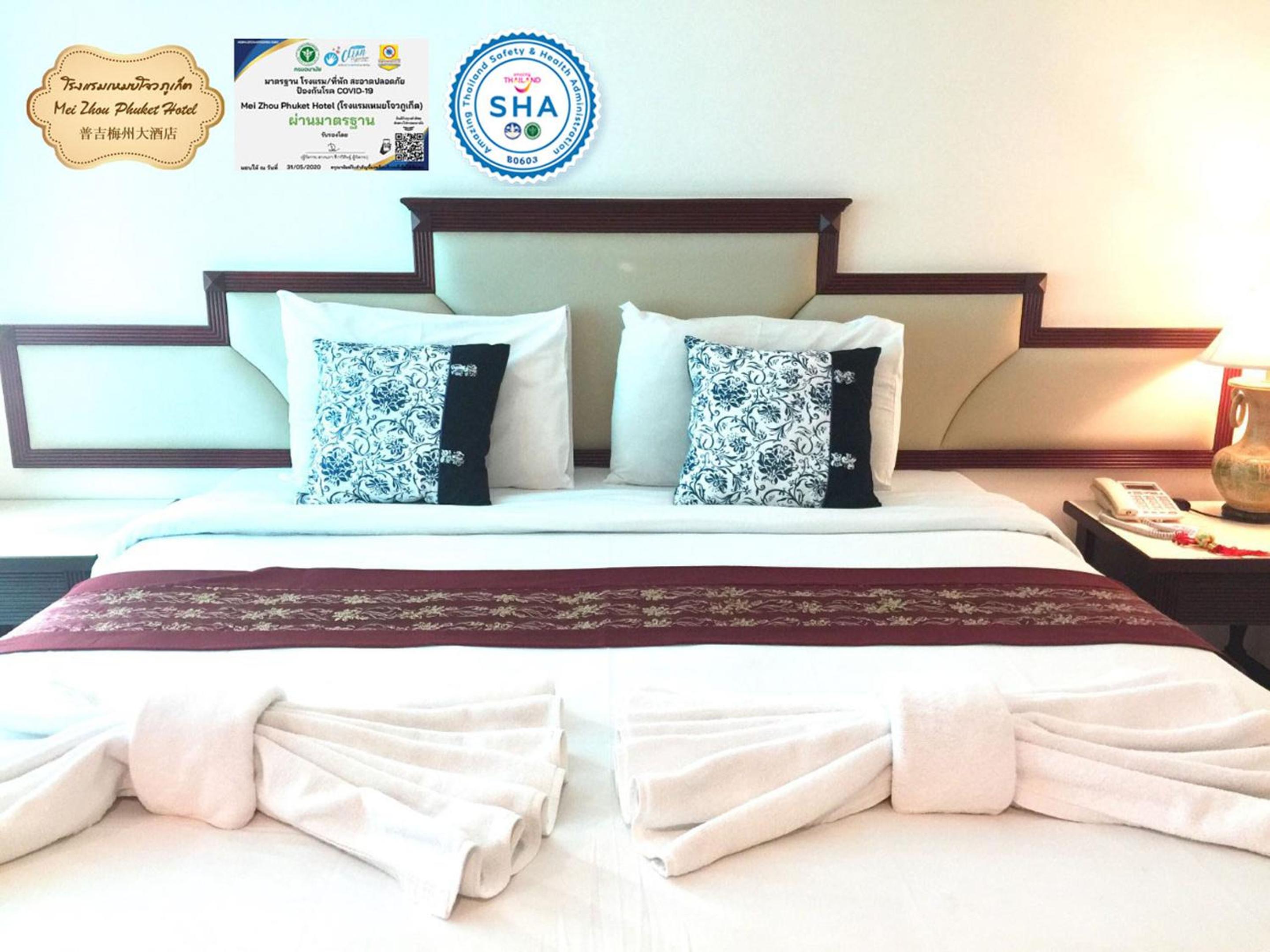 Family Suite with Balcony - Photo 3