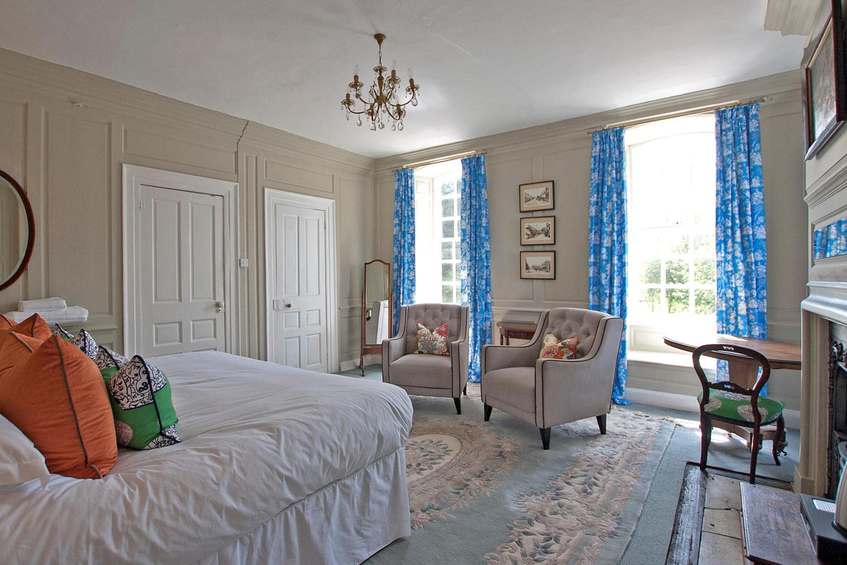 Deluxe Family Suite photo 2