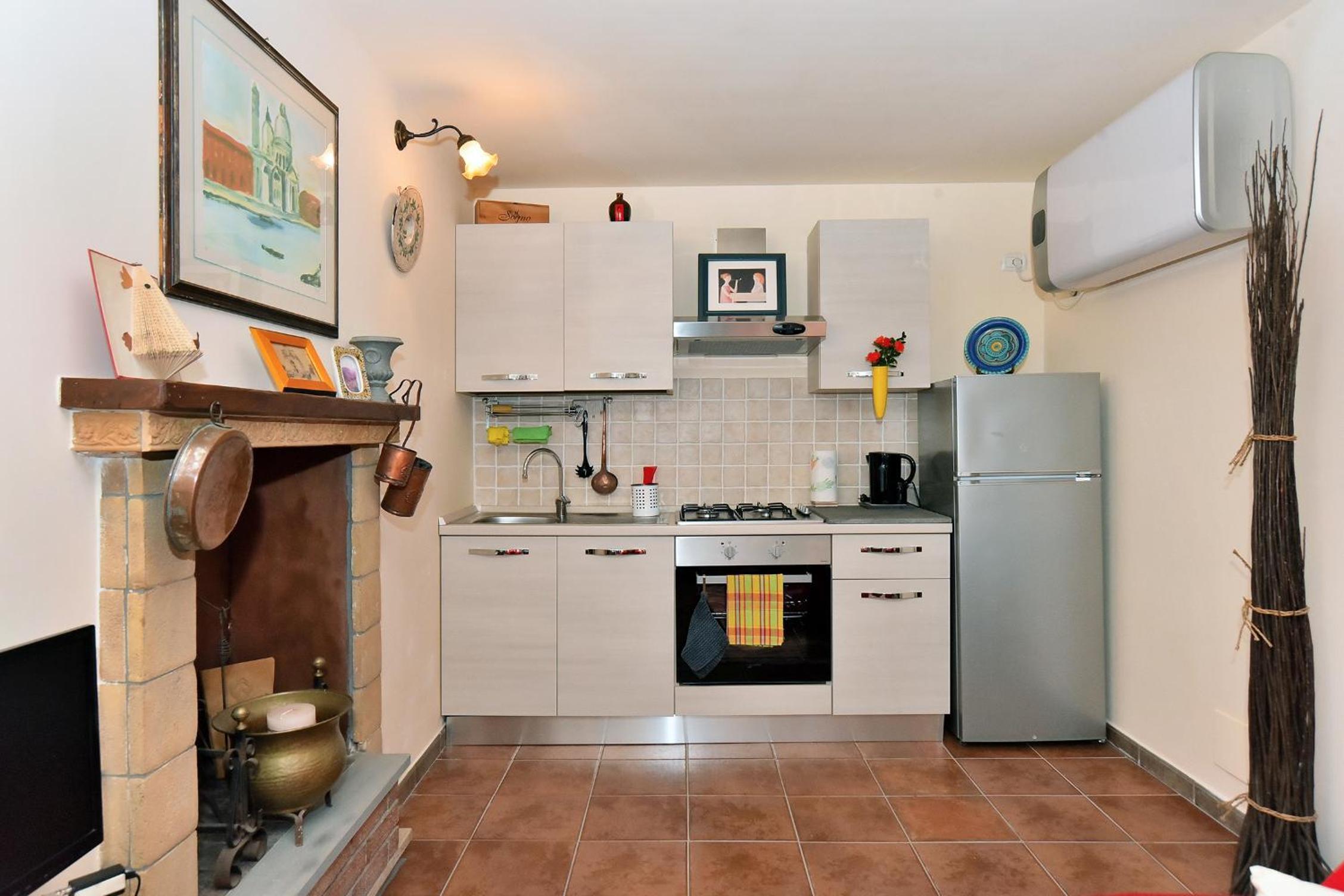 One-Bedroom House - Photo 49