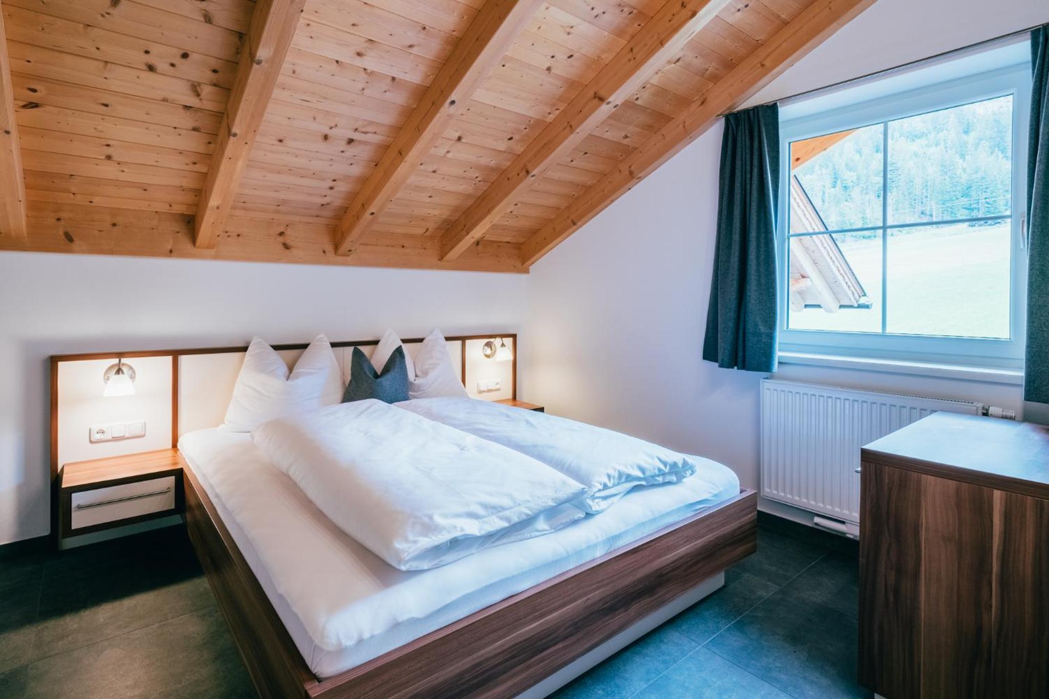 One-Bedroom Deluxe Apartment with Mountain View - Photo 9