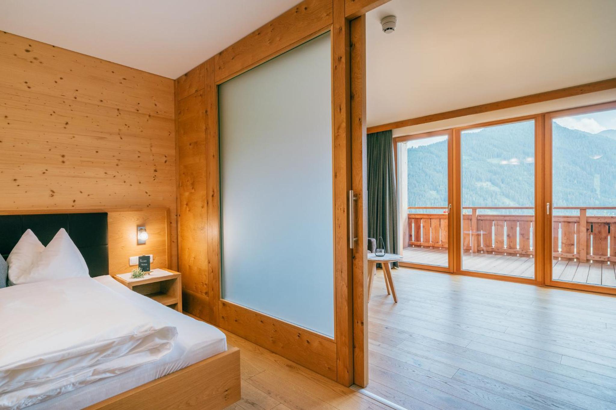 One-Bedroom Suite with Mountain View - Photo 1