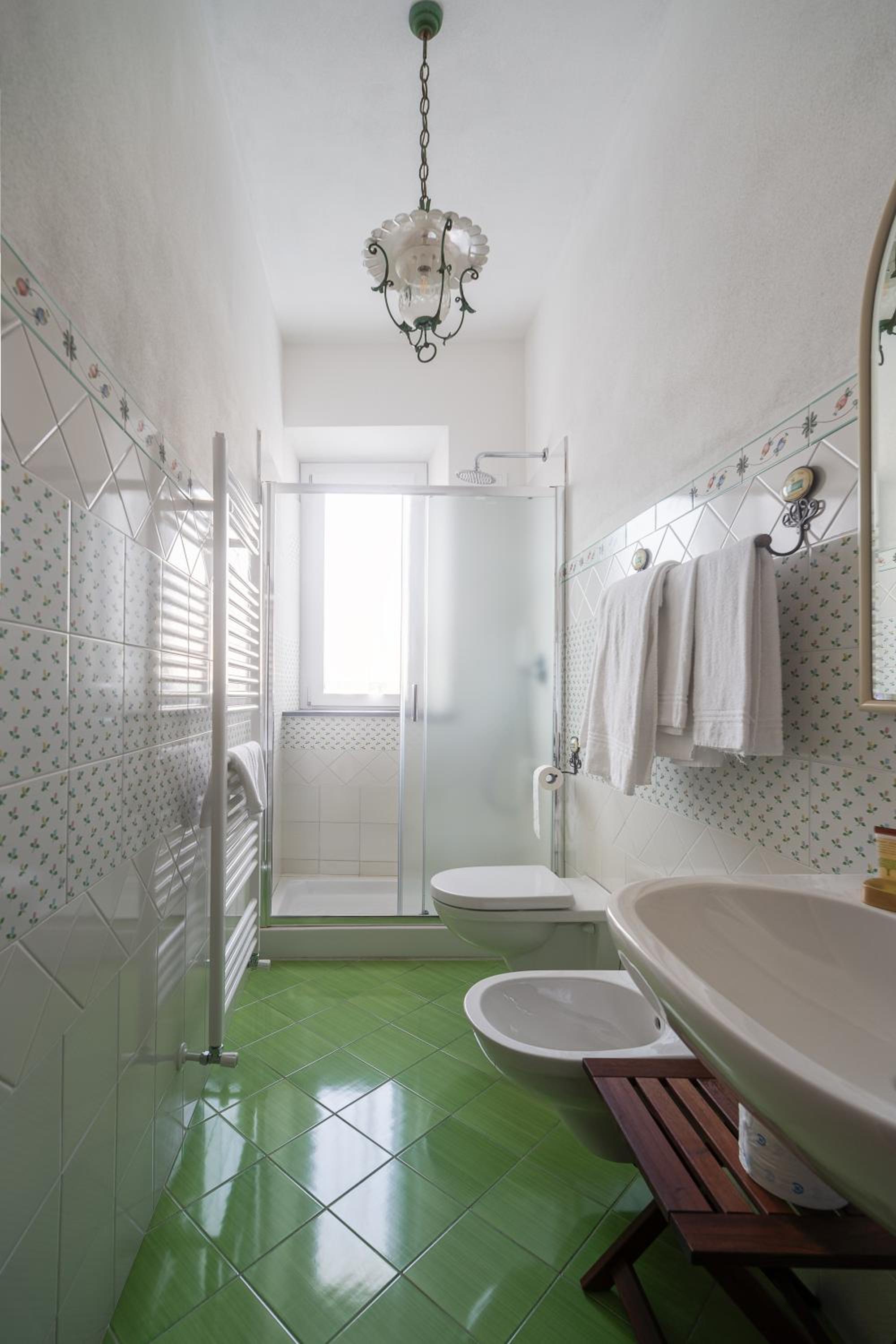Small Double Room - Photo 3