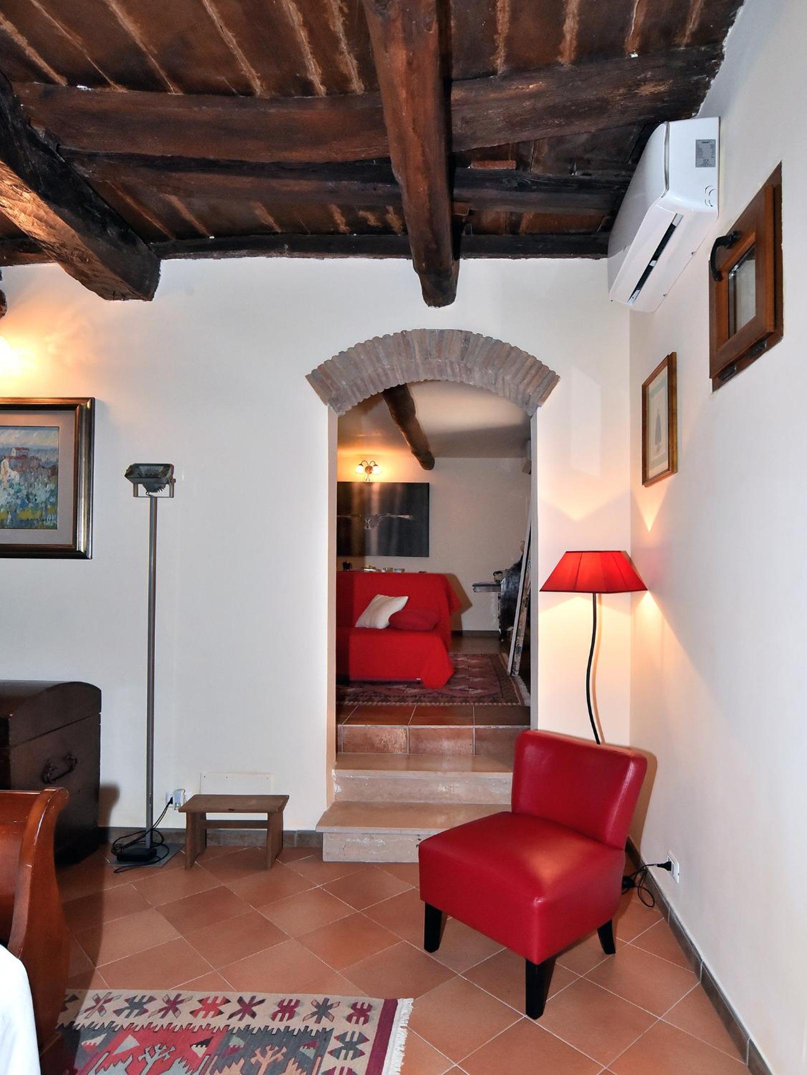 One-Bedroom House - Photo 25