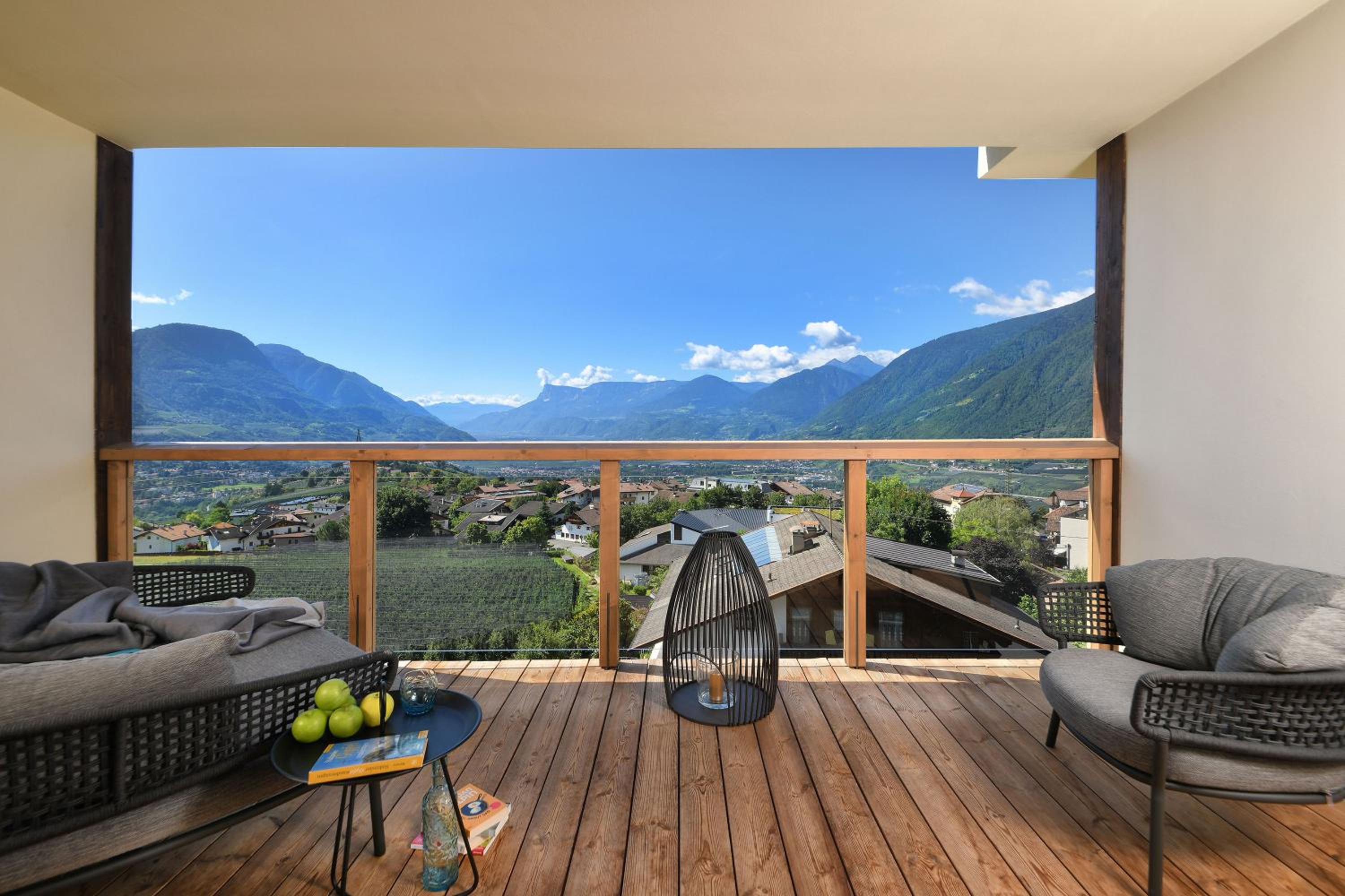 Deluxe Double Room with Balcony - Photo 2