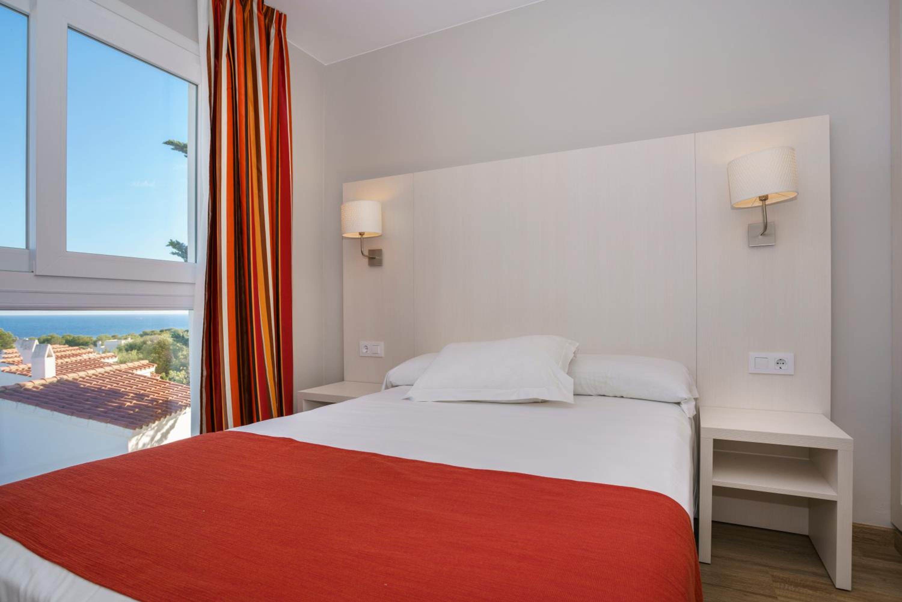 Suite Premium de Dos Habitaciones - Acceso al Parque Acuático incluido (4 adultos)