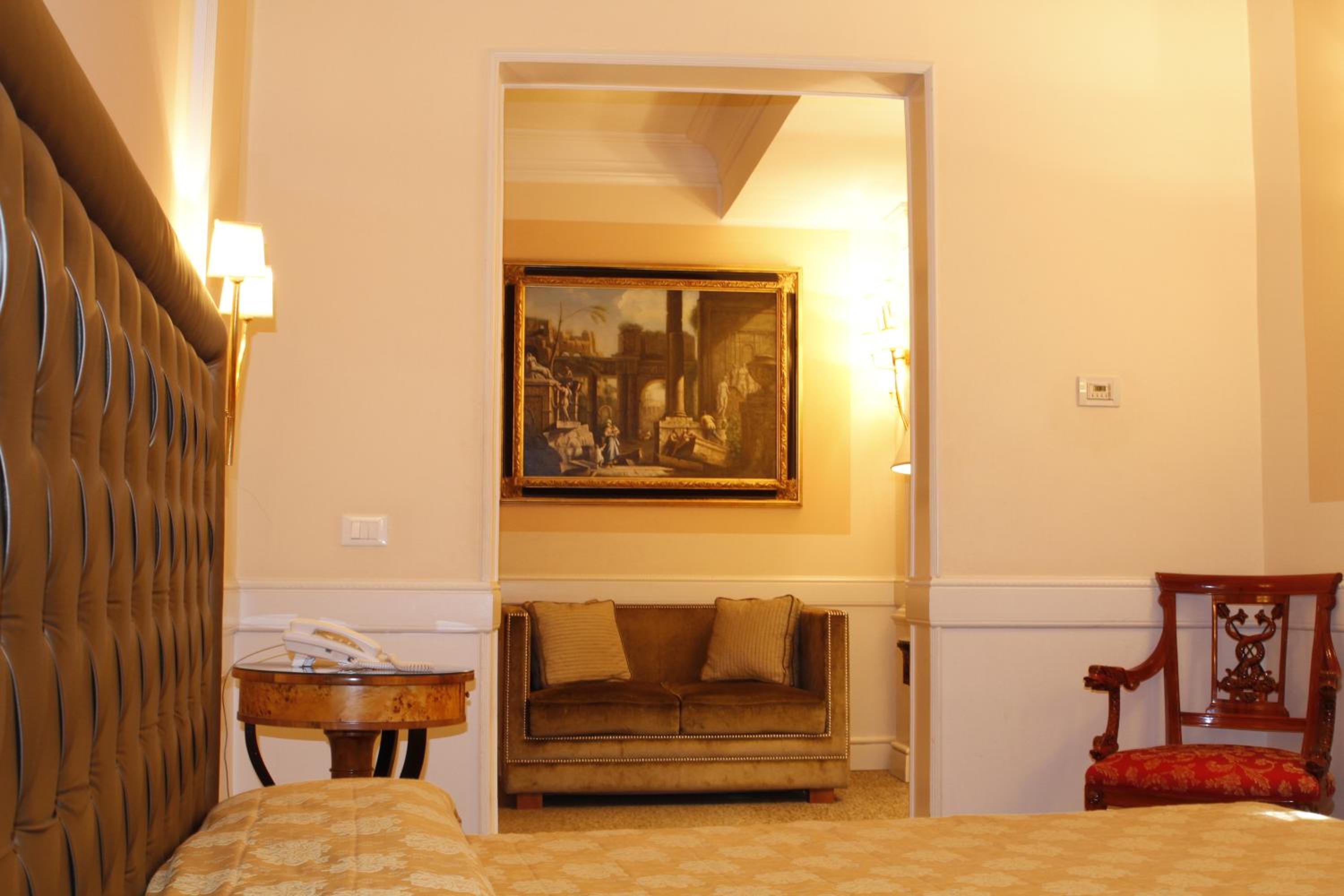 Family Room (4 Adults) photo 1