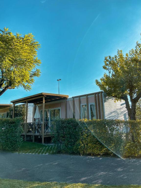 Mobile Home Deluxe photo 3