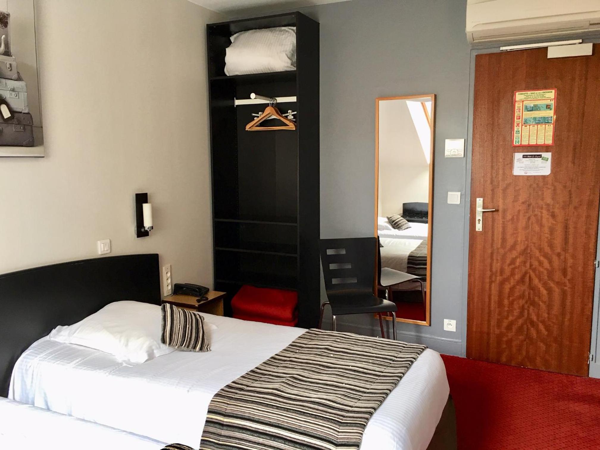 Twin Room - Photo 3