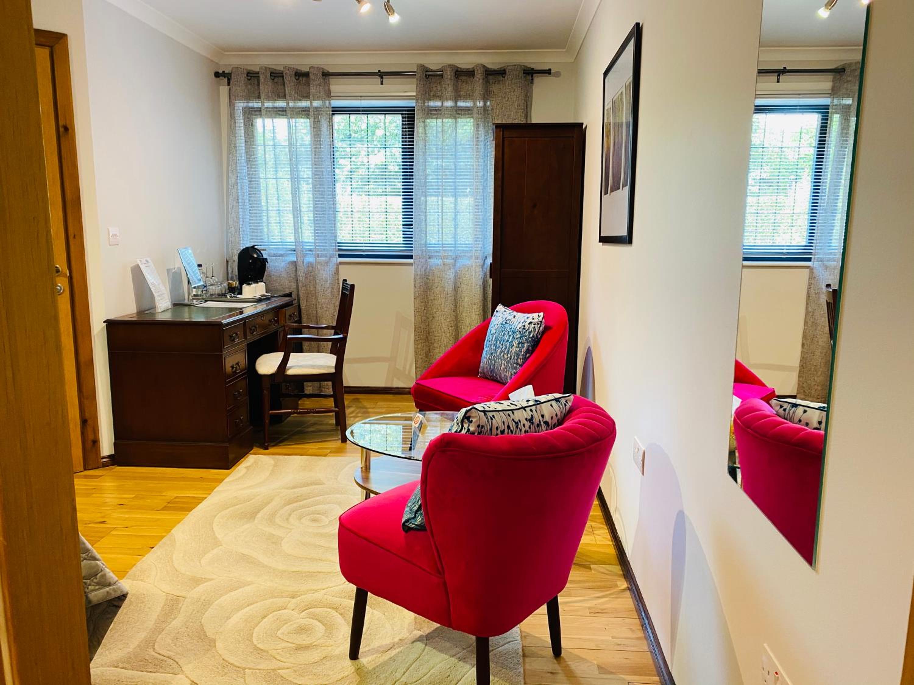 Large Double Room - Photo 2