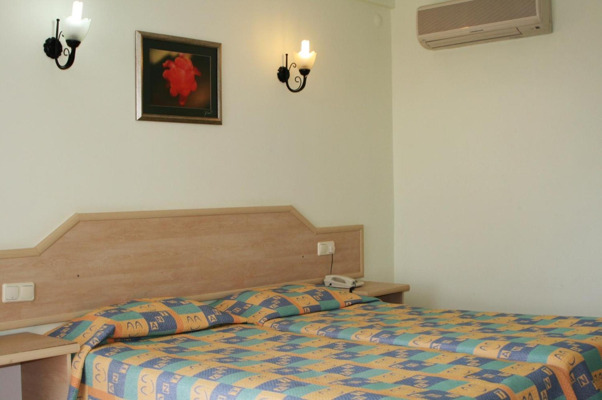Standard Double or Twin Room photo 3