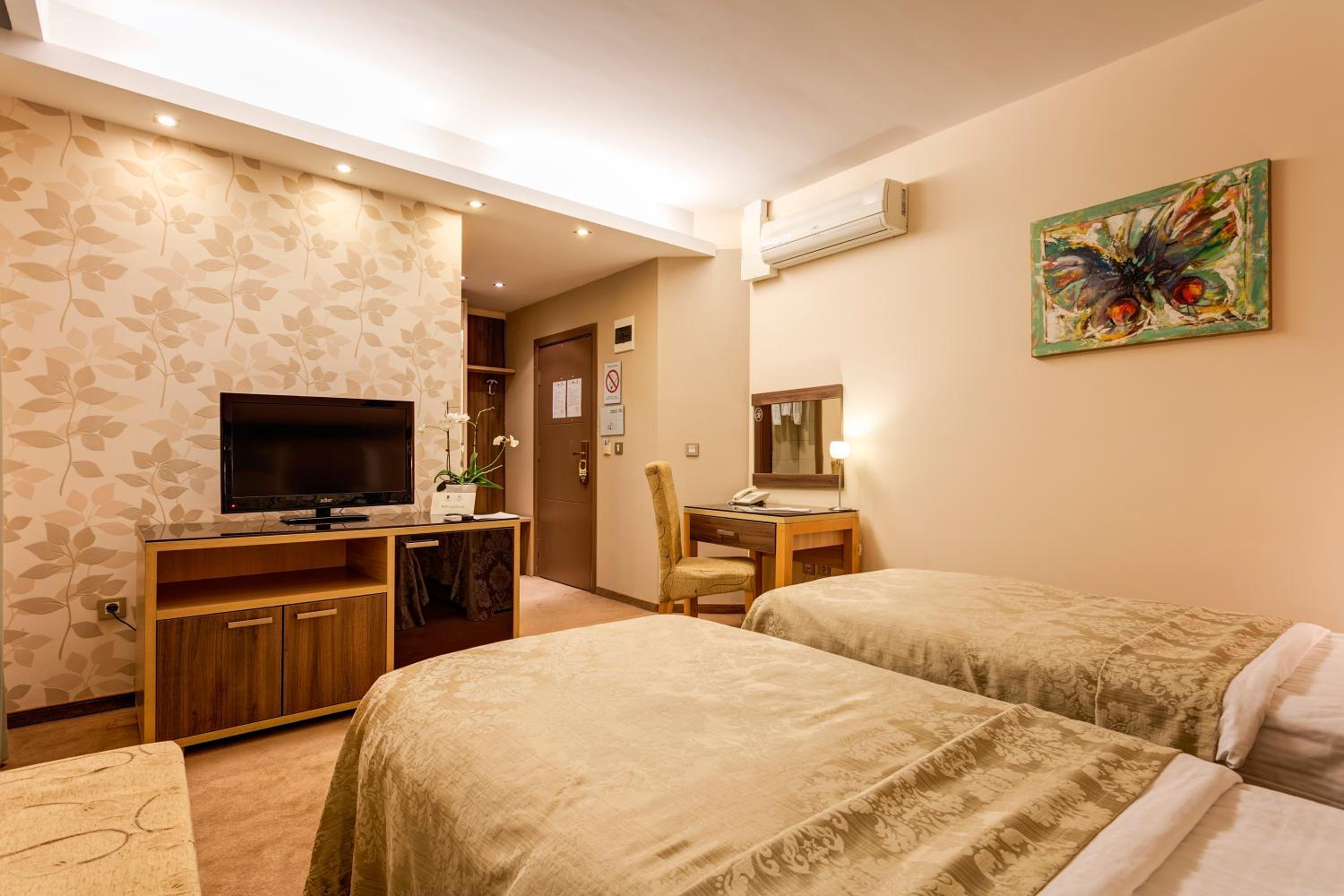 Deluxe Double or Twin Room with Balcony - Annex