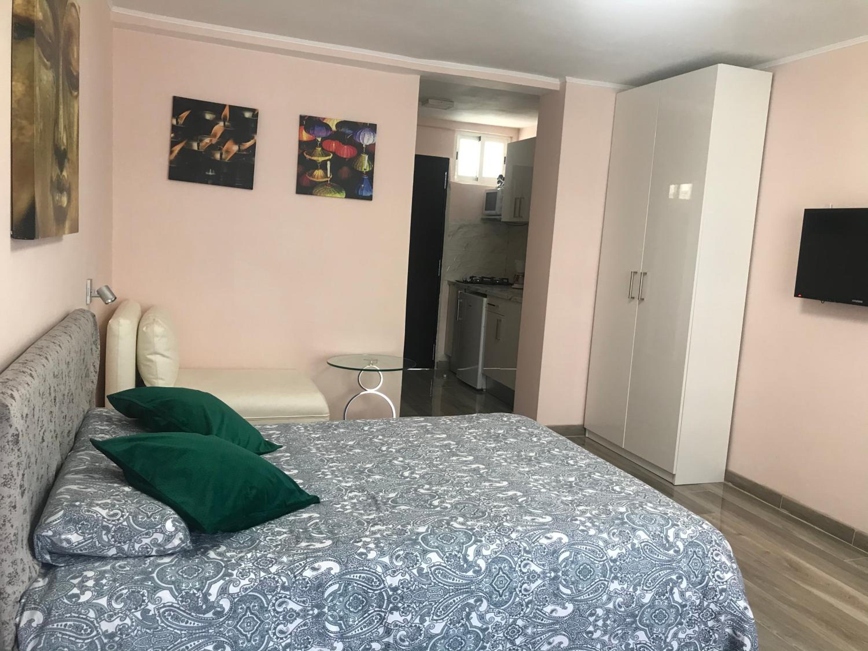 Studio Apartment