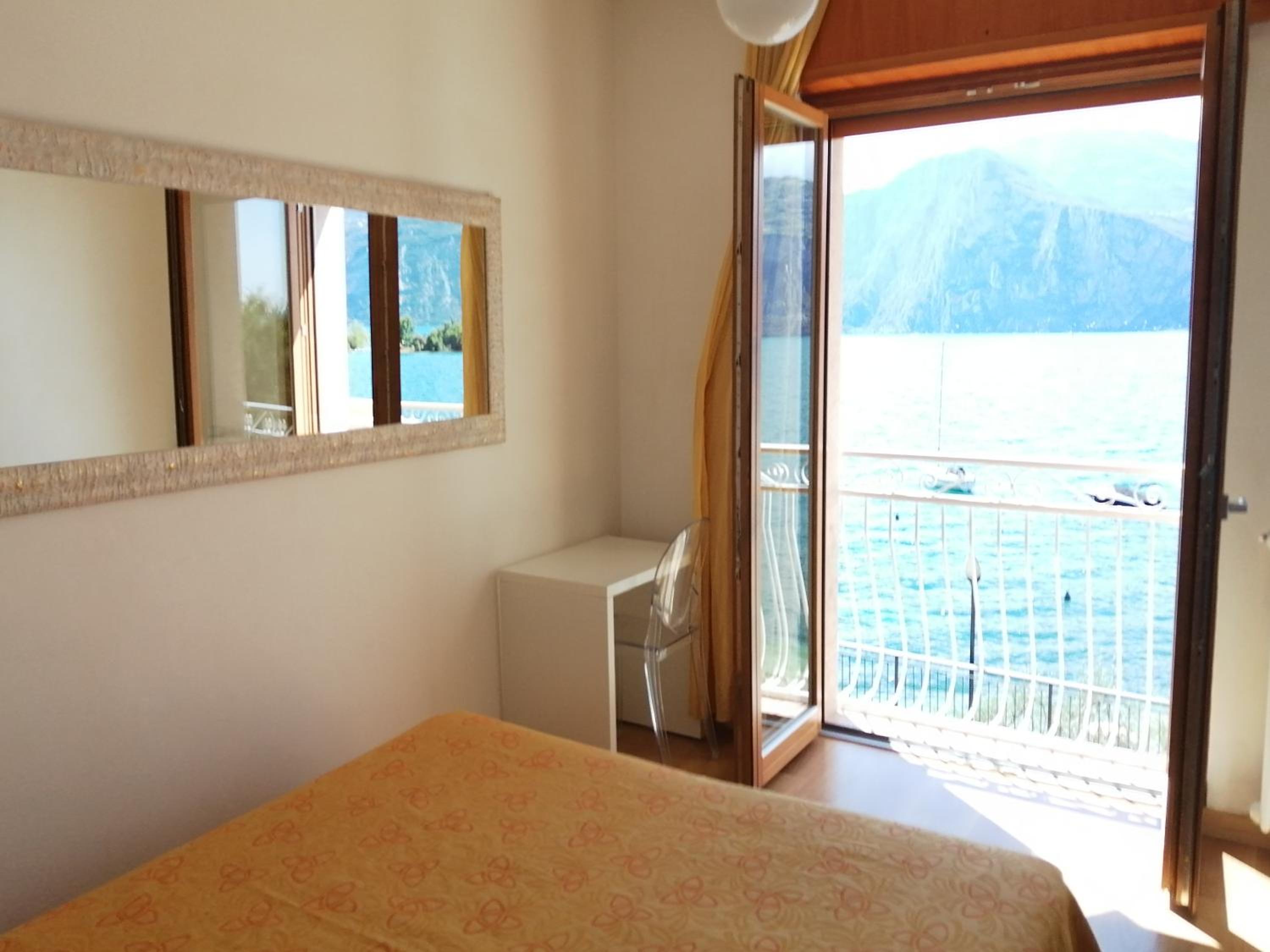 Double Room - Photo 7