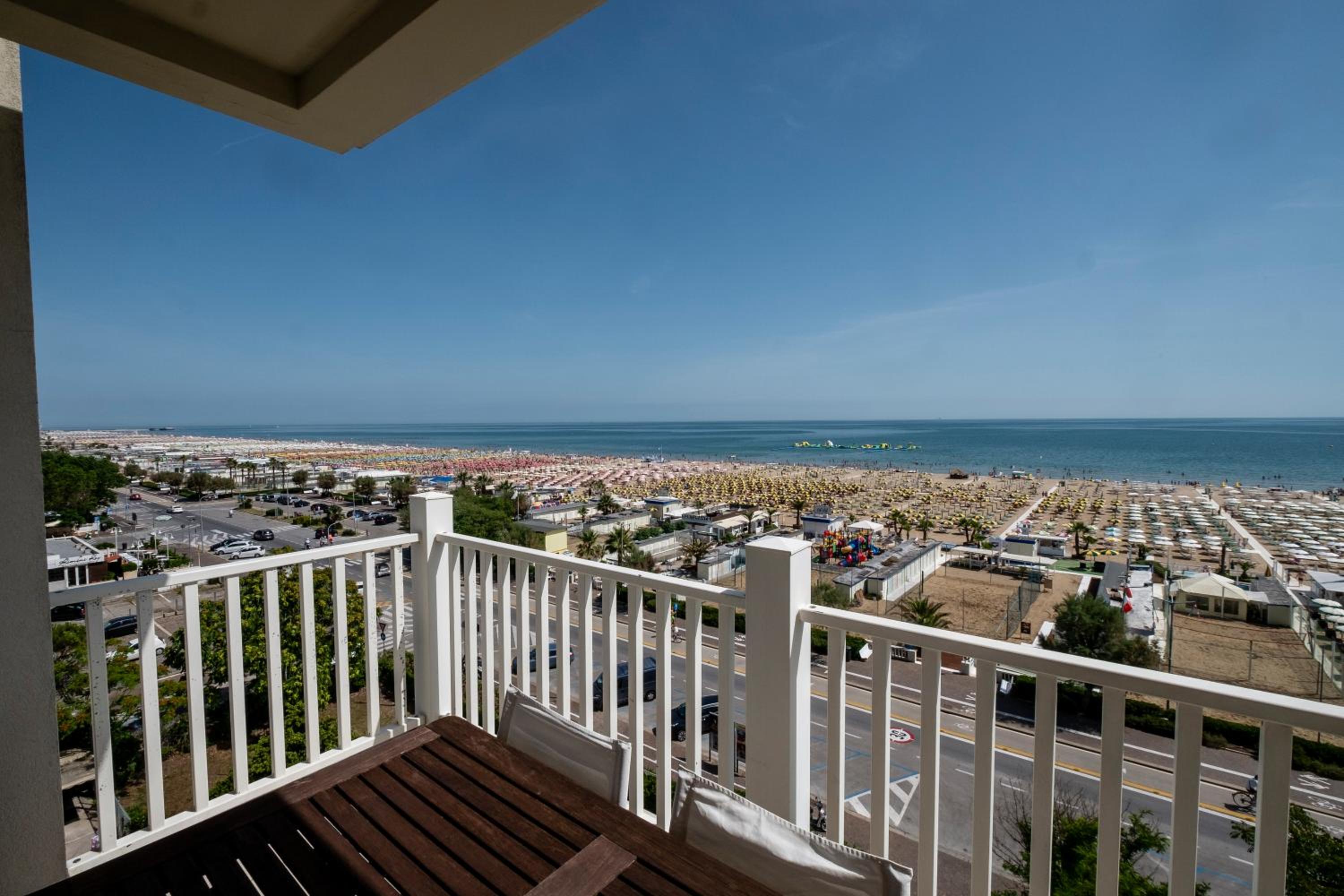 Suite with Sea View - Photo 9