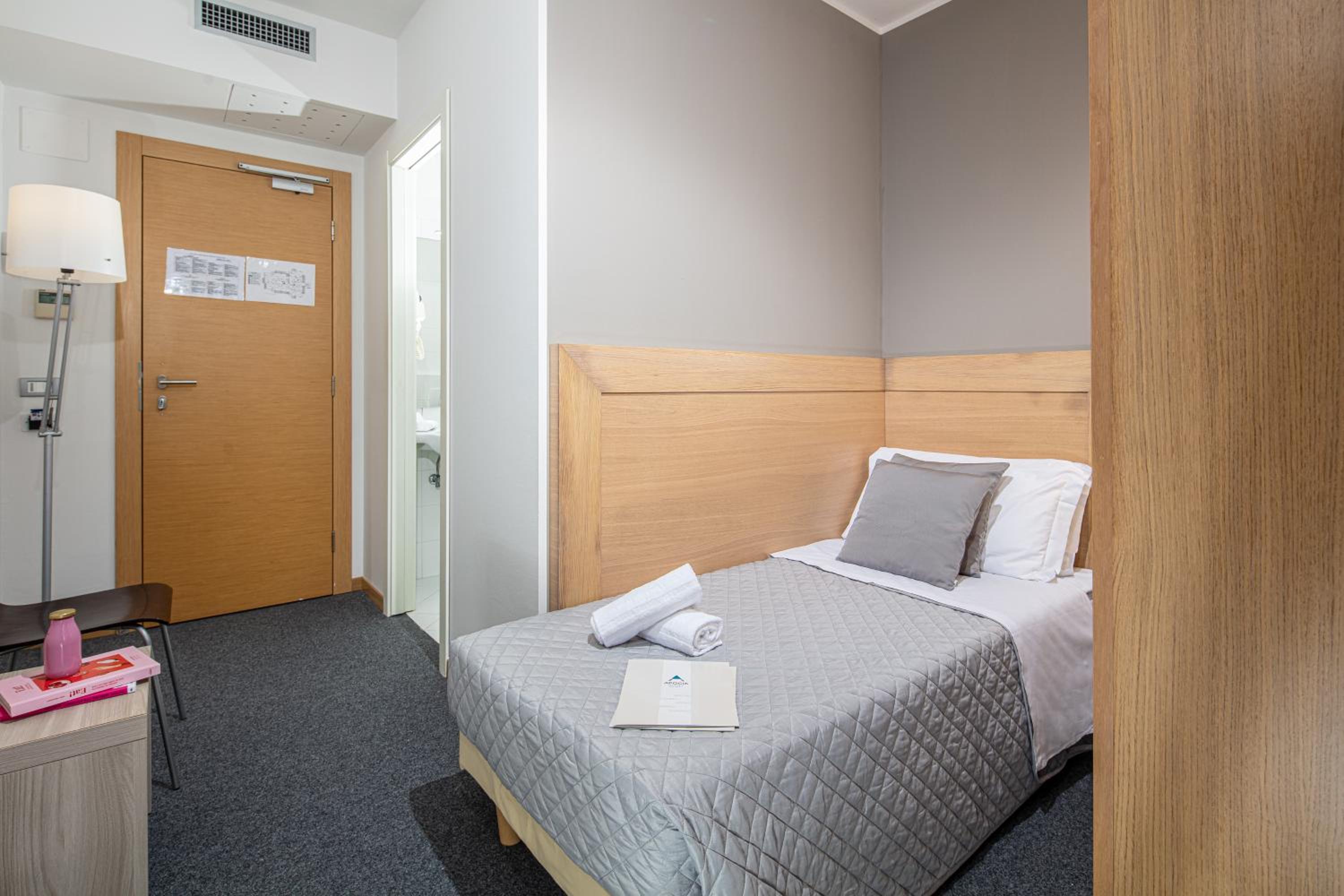 Single Room photo 1