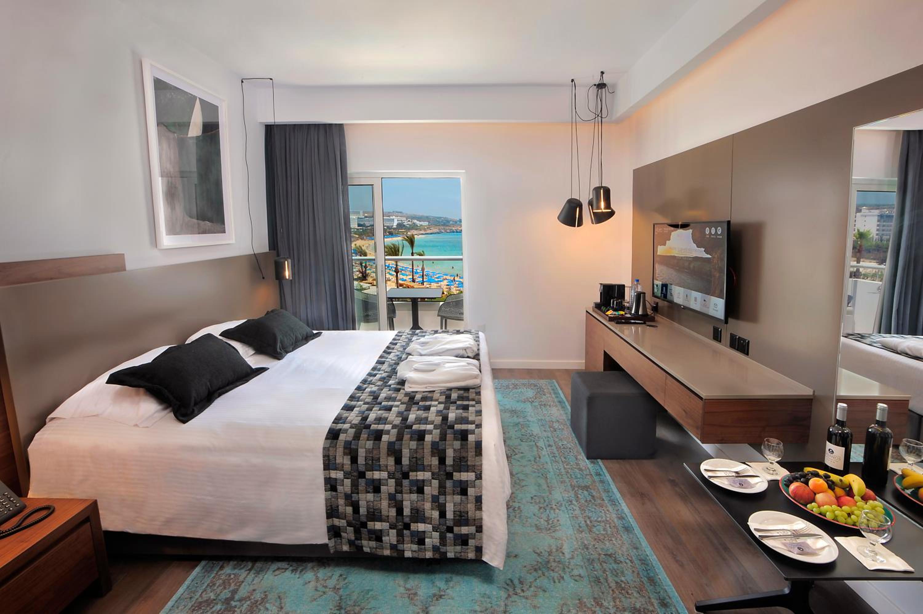Deluxe Double or Twin Room with Sea View photo 3