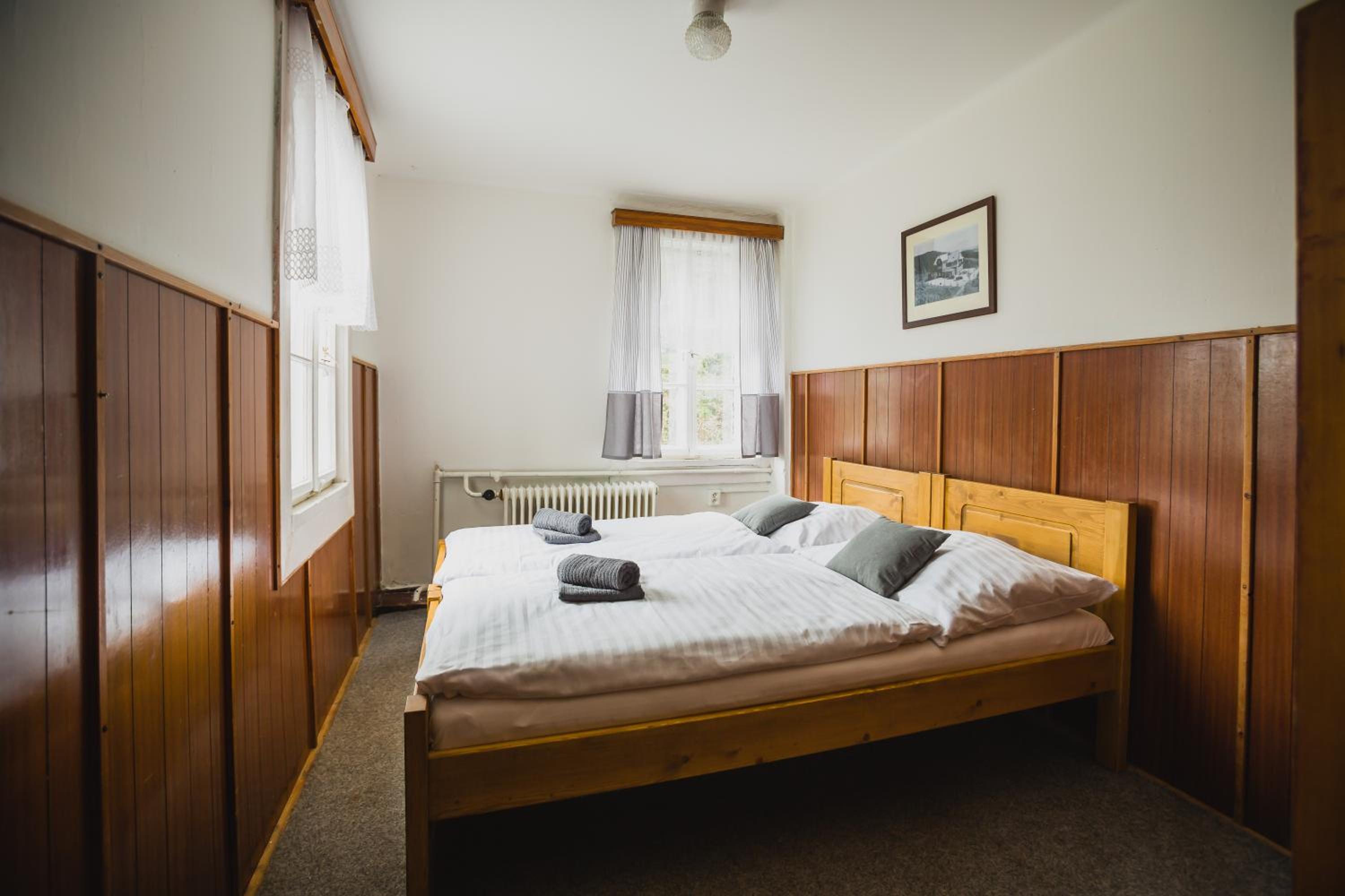 Double or Twin Room with Mountain View - Photo 3
