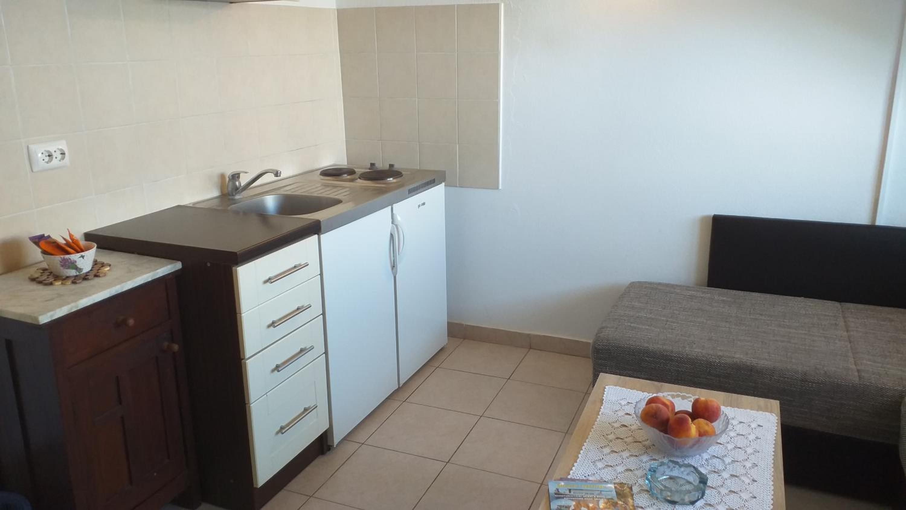 One-Bedroom Apartment photo 2