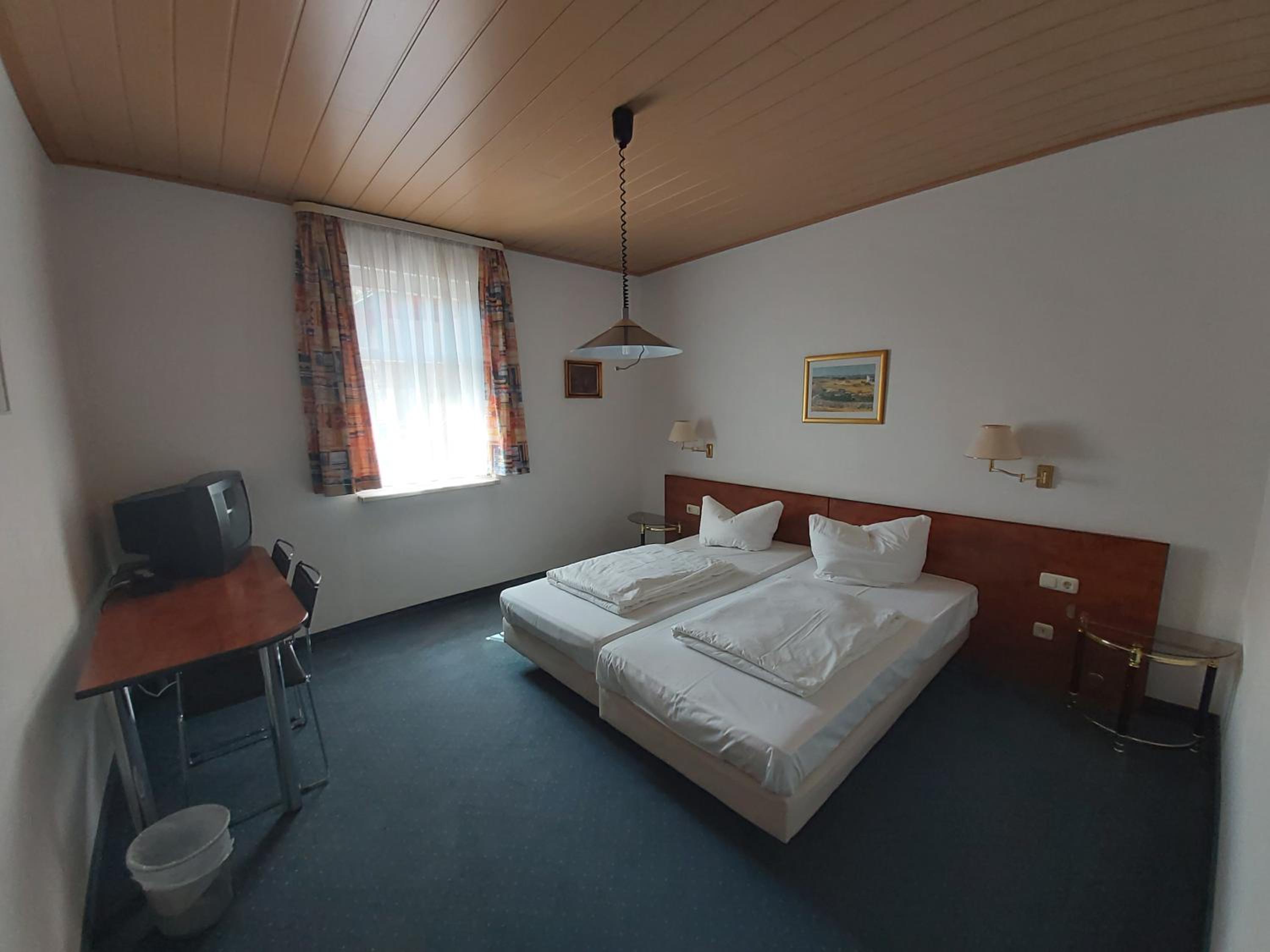 Double or Twin Room with Extra Bed photo 2