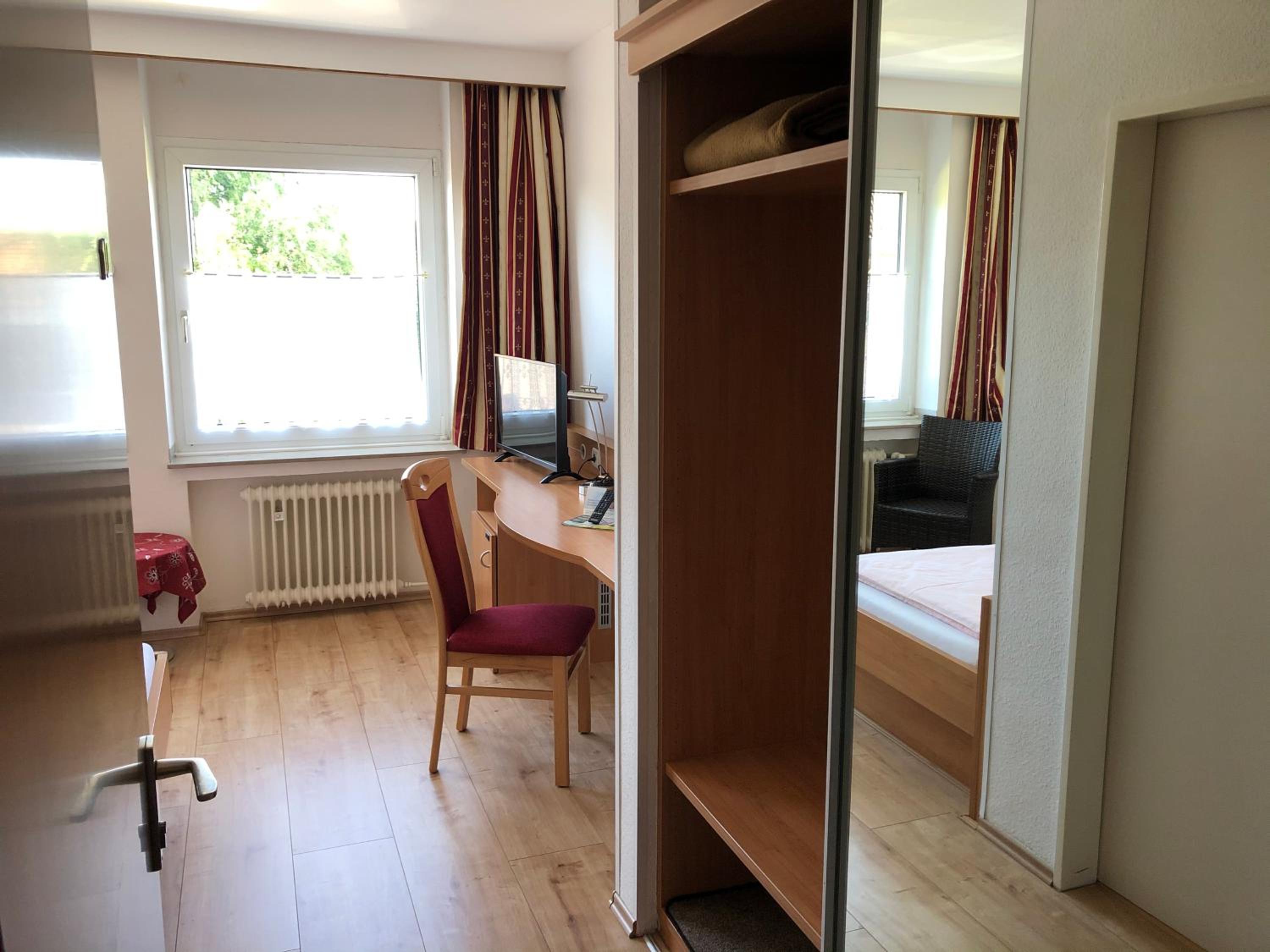 Single Room photo 2