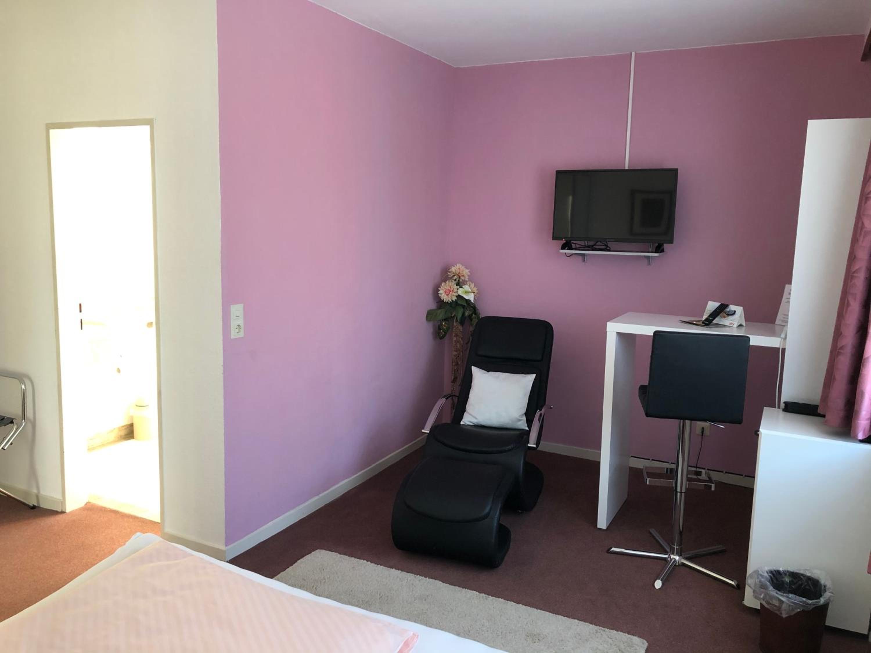 Single Room photo 3