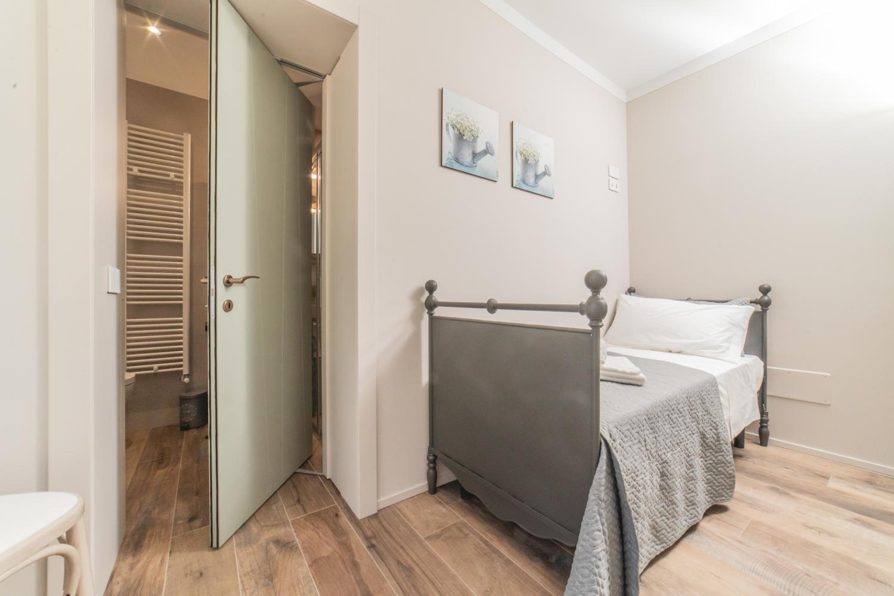 Standard Triple Room - Photo 9