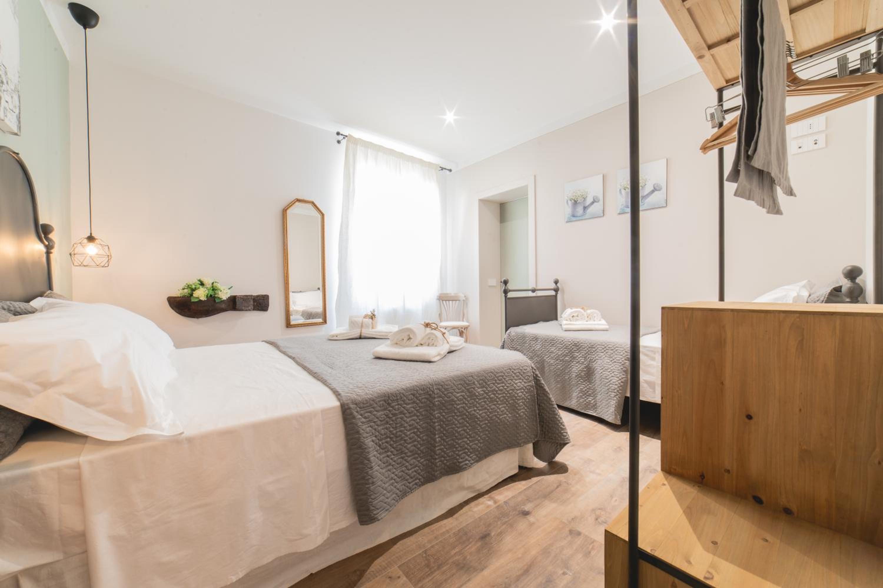 Standard Triple Room - Photo 8