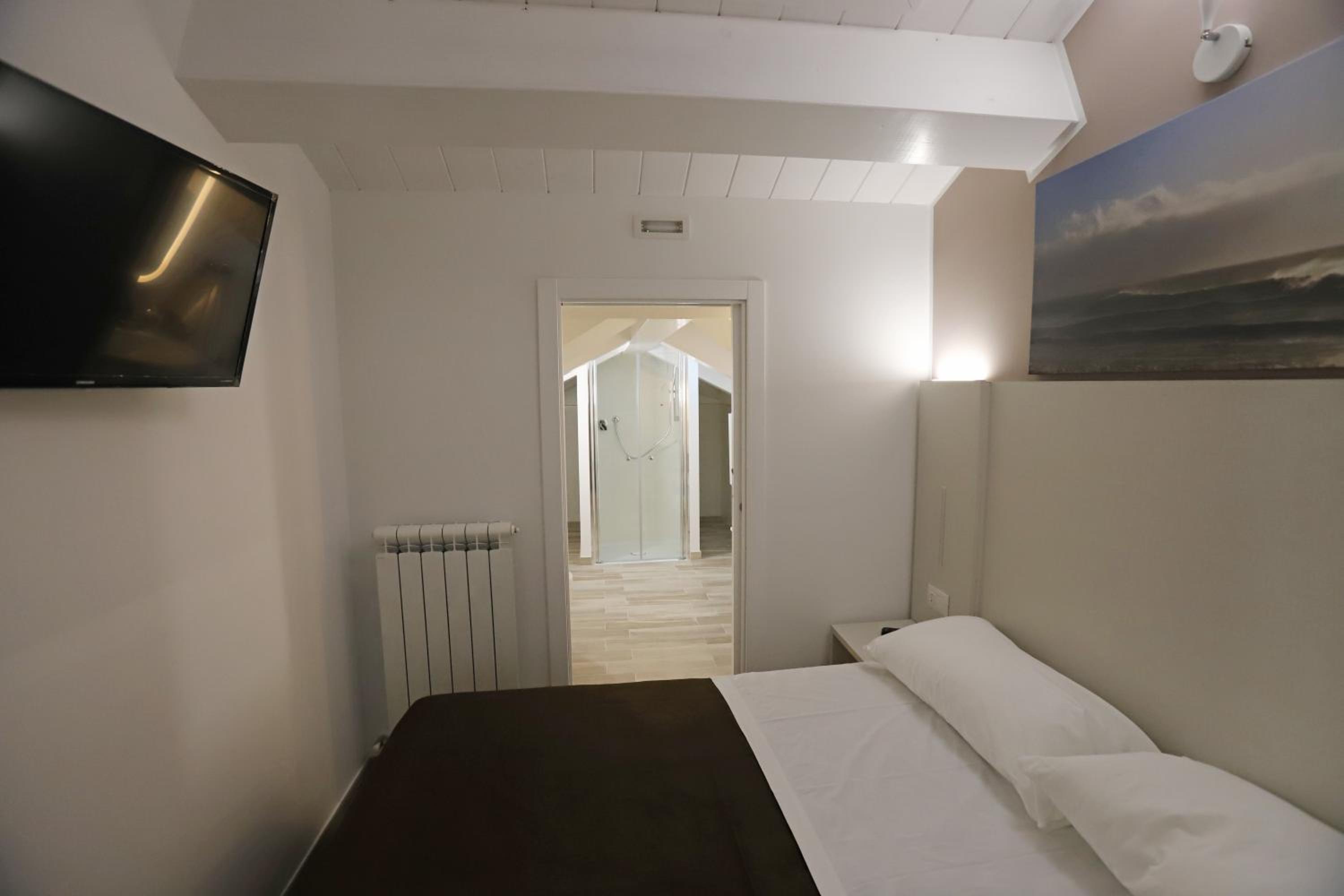 Small Double Room photo 3
