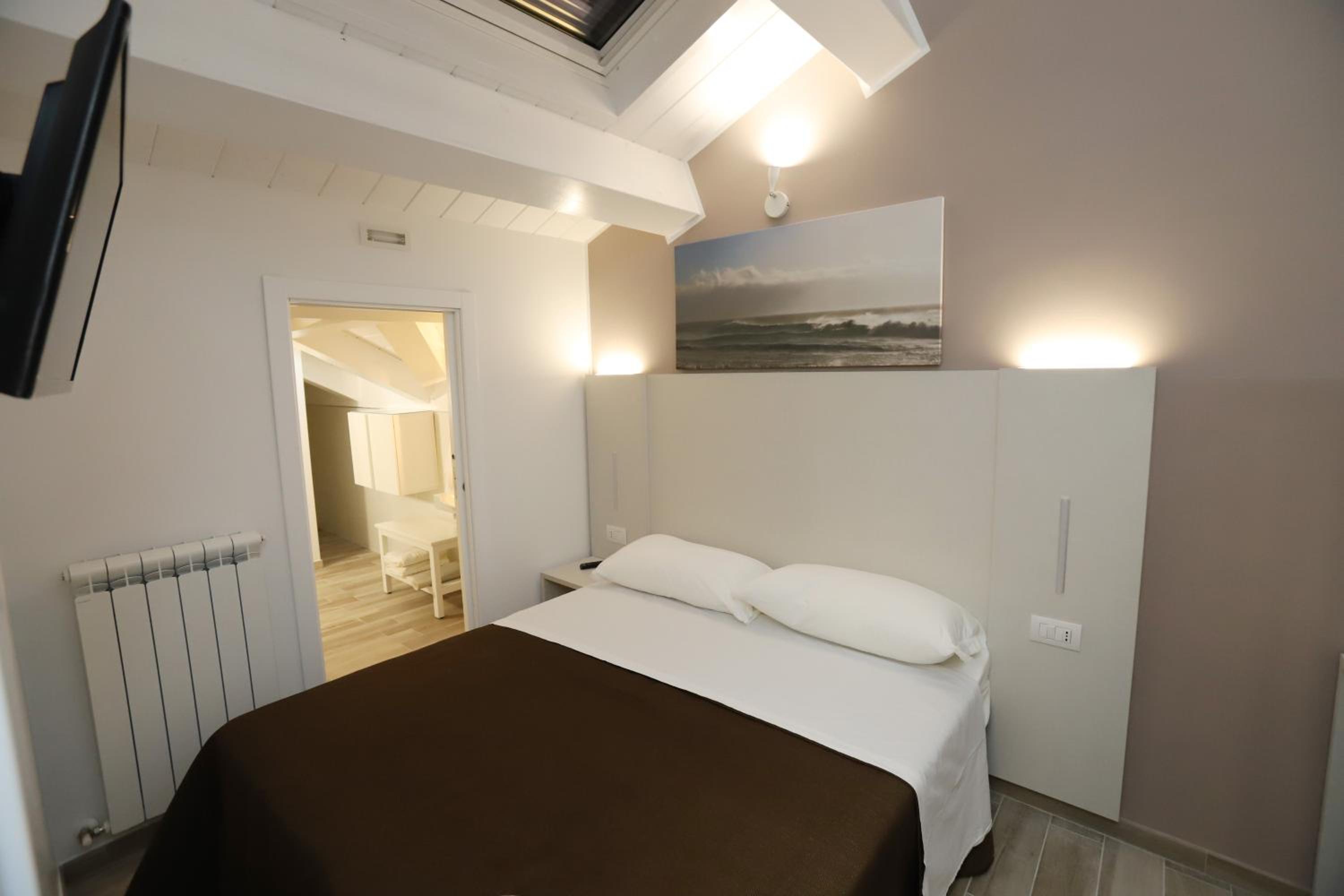 Small Double Room photo 1