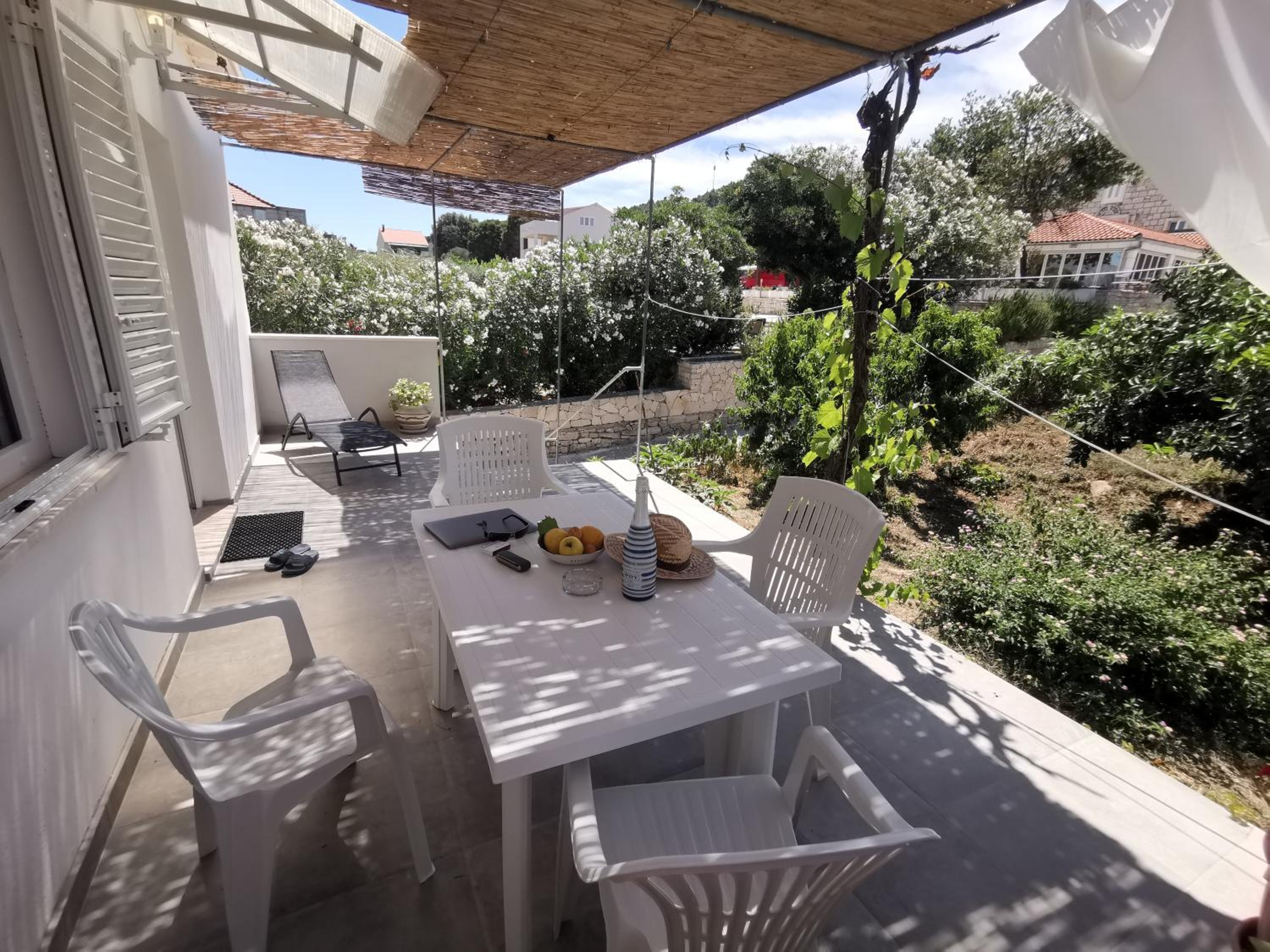 Apartment with Terrace and Sea View photo 3