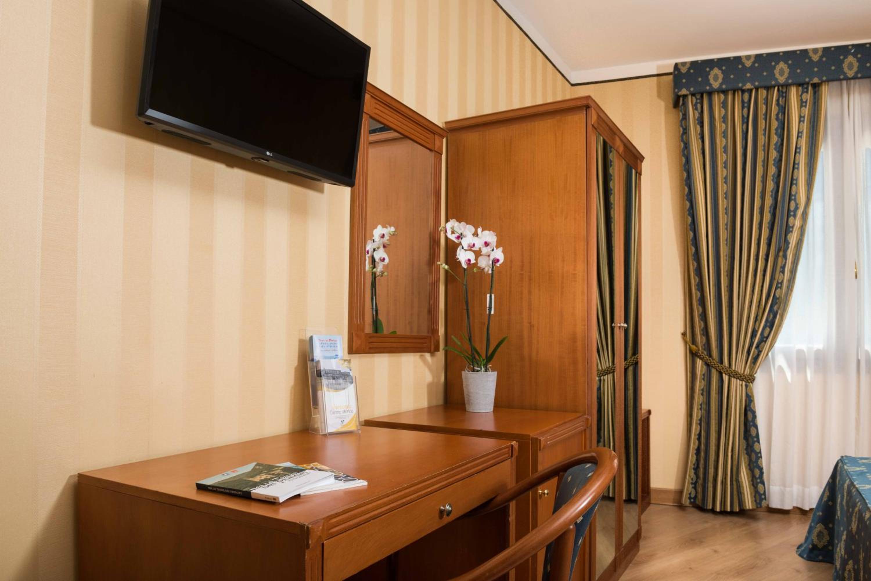 Single Room photo 3