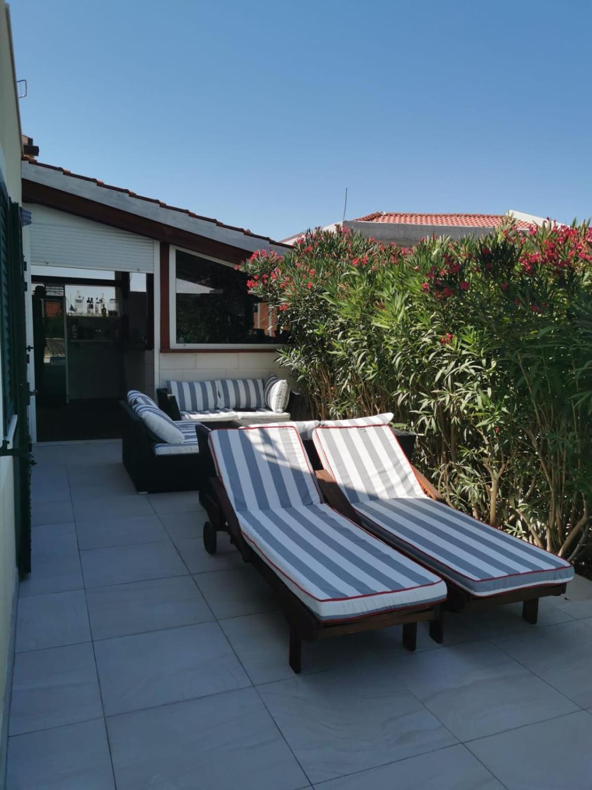 Apartment with Balcony photo 2